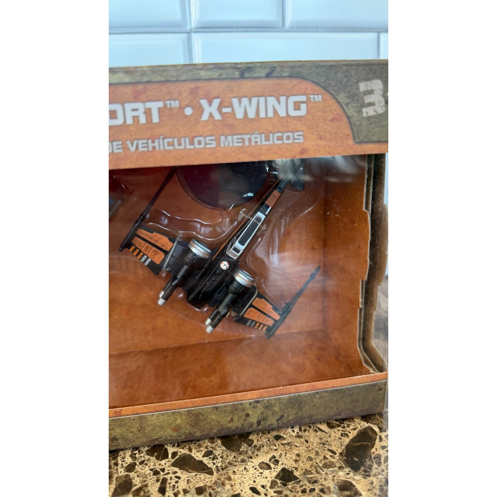 NWT Disney Parks Star Wars Galaxy's Edge Die Cast Ships Millennium Falcon X-Wing