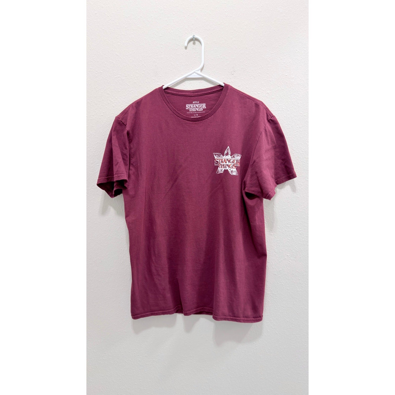 Stranger Things One Last Adventure Maroon Graphic T-Shirt Unisex Large Preowned