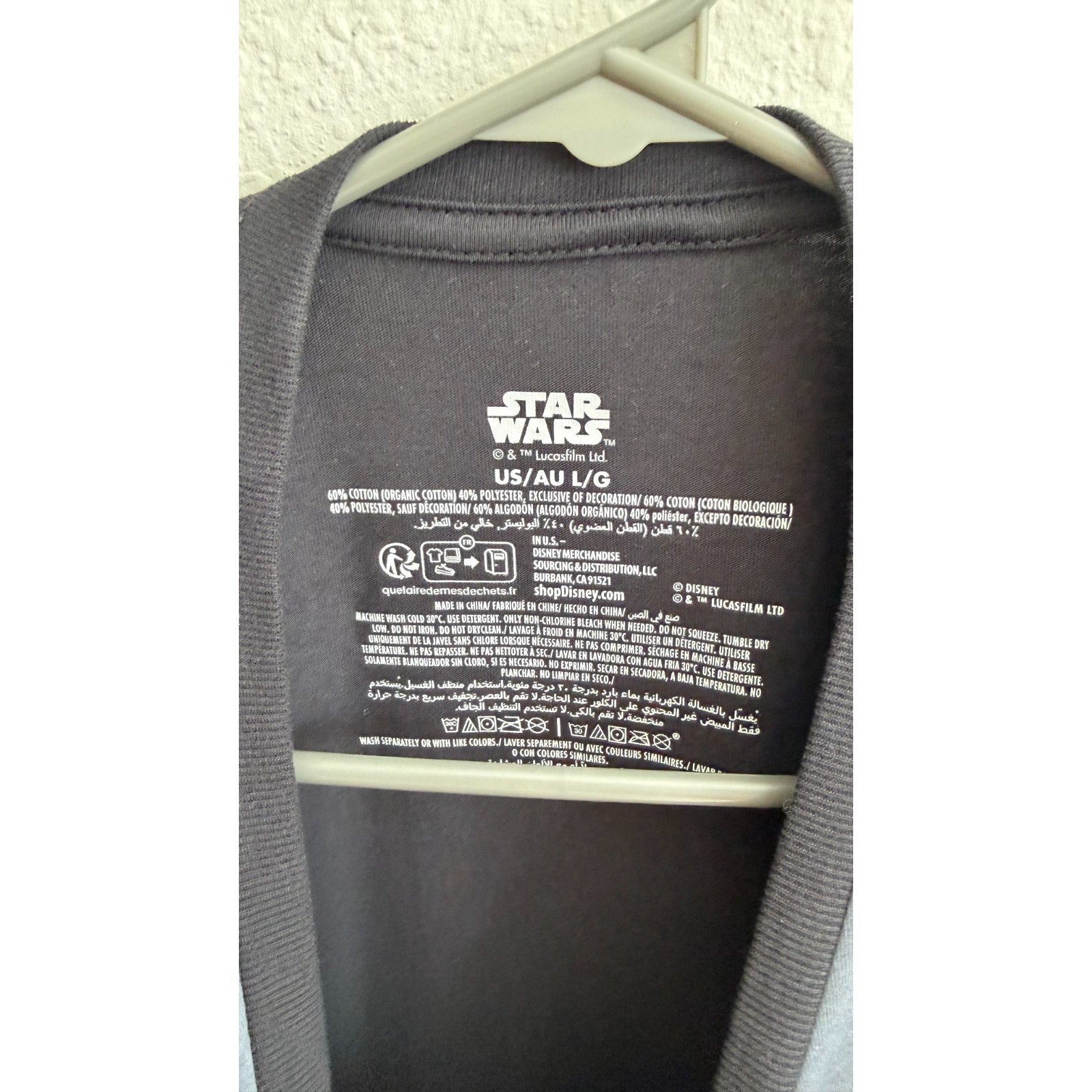 NWT Disney Parks Star Wars Darth Vader Graphic Tee Size Large