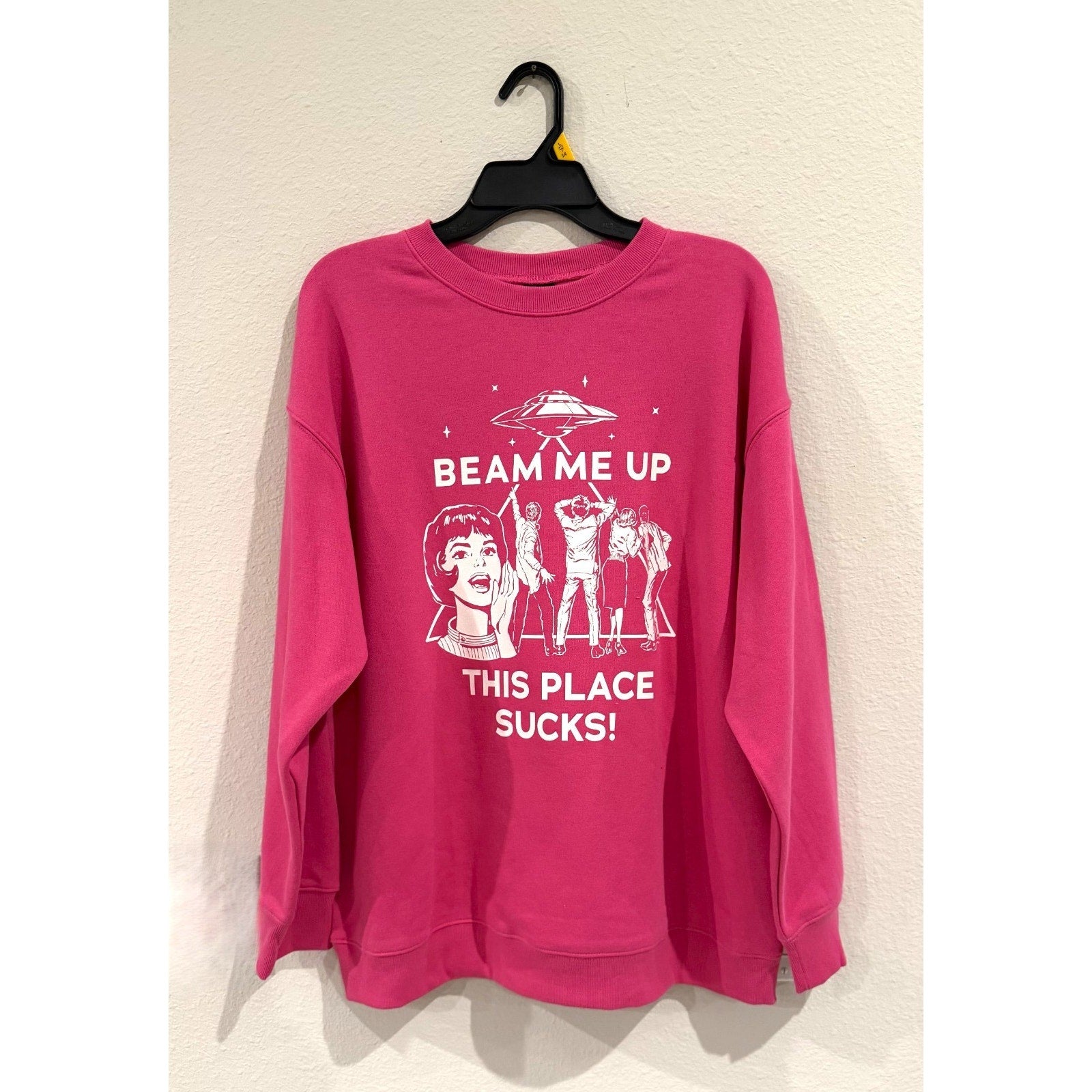 Netflix Stranger Things Women's "Beam Me Up" Graphic Crewneck (Medium)-NWT