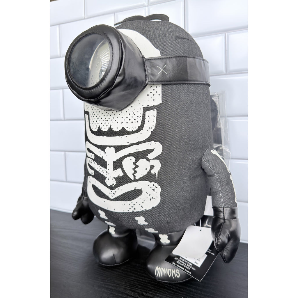 Universal Studios Skeleton Minion Plush & Drawstring Bag – UNIVRS
