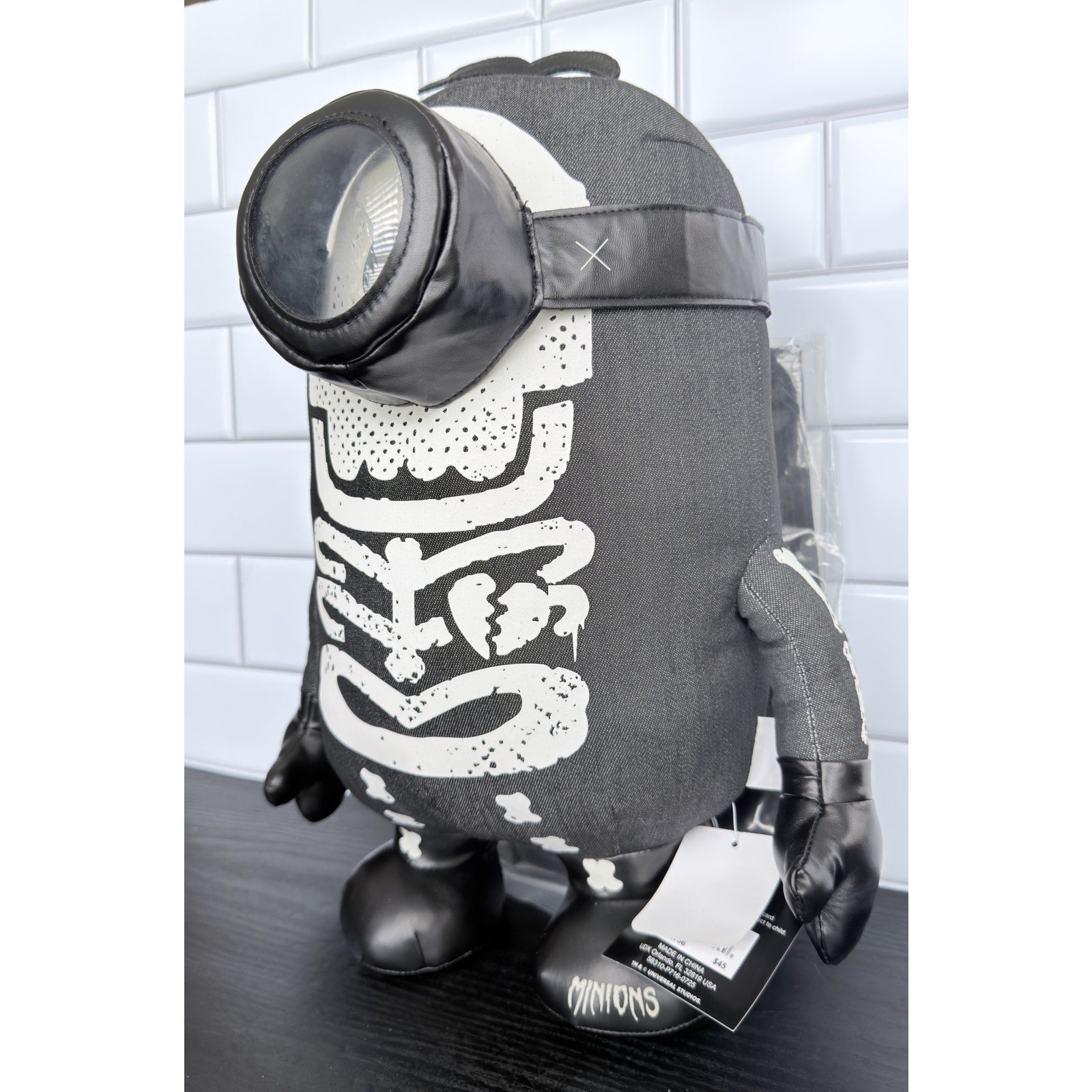 Universal Studios Skeleton Minion Plush & Drawstring Bag – UNIVRS
