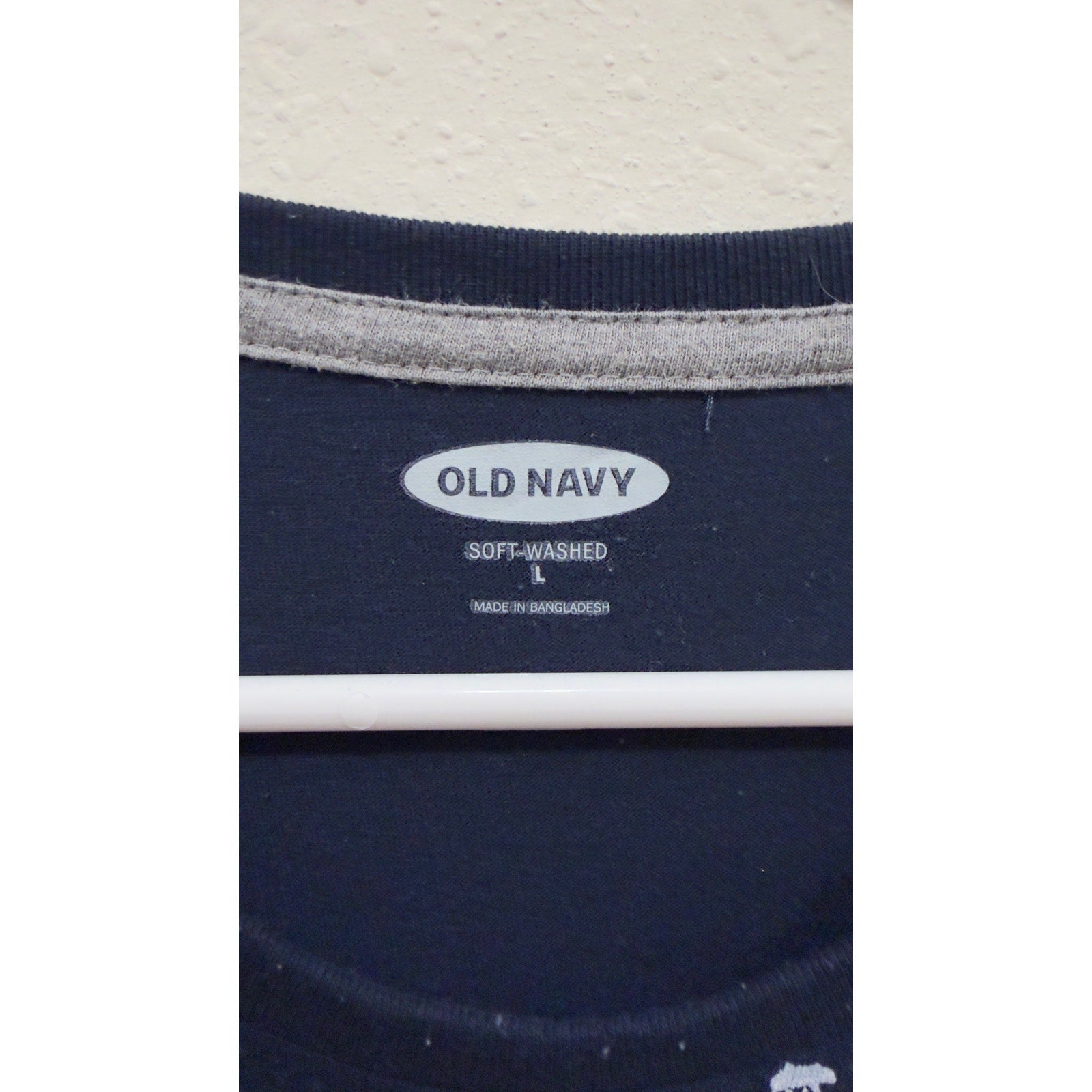 Old Navy Men's Navy Blue Grizzly Bear Mini Print Soft Washed T-Shirt Size Large