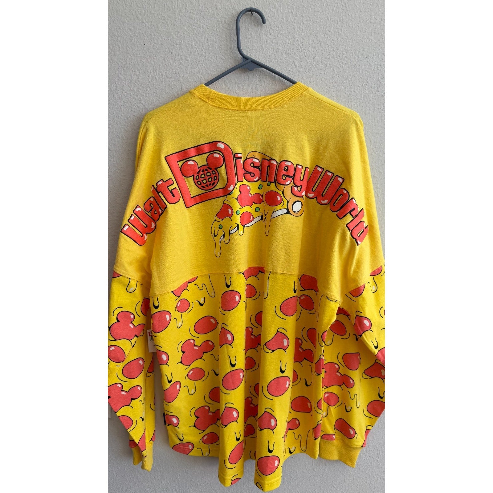 Disney Parks x Spirit Jersey Walt Disney World Eats Pizza Large NWT