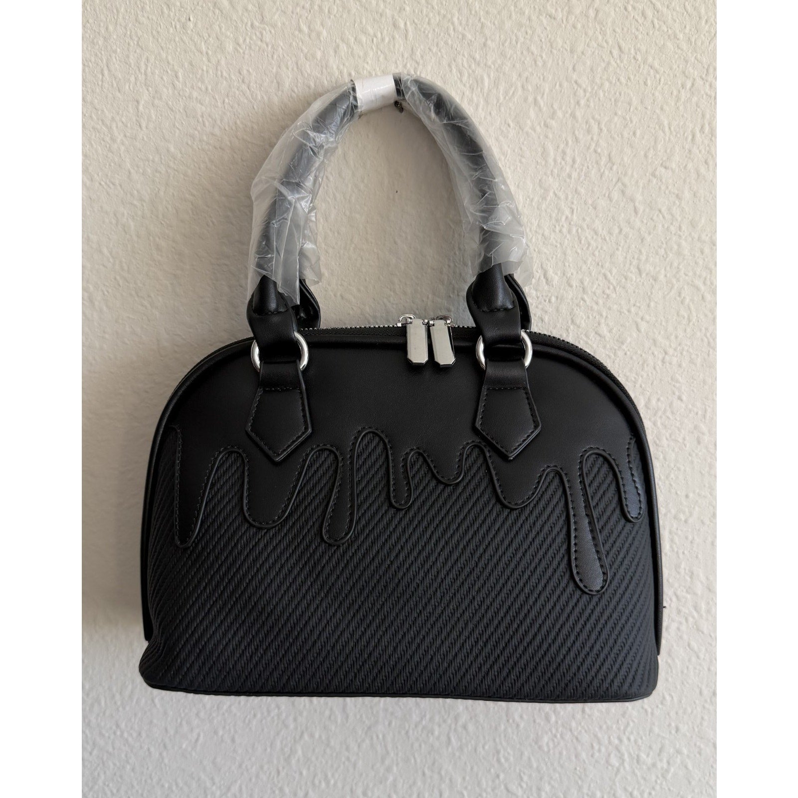 NEW Women’s Mini Quilted Crossbody Bag - Stylish Tote with Tassel