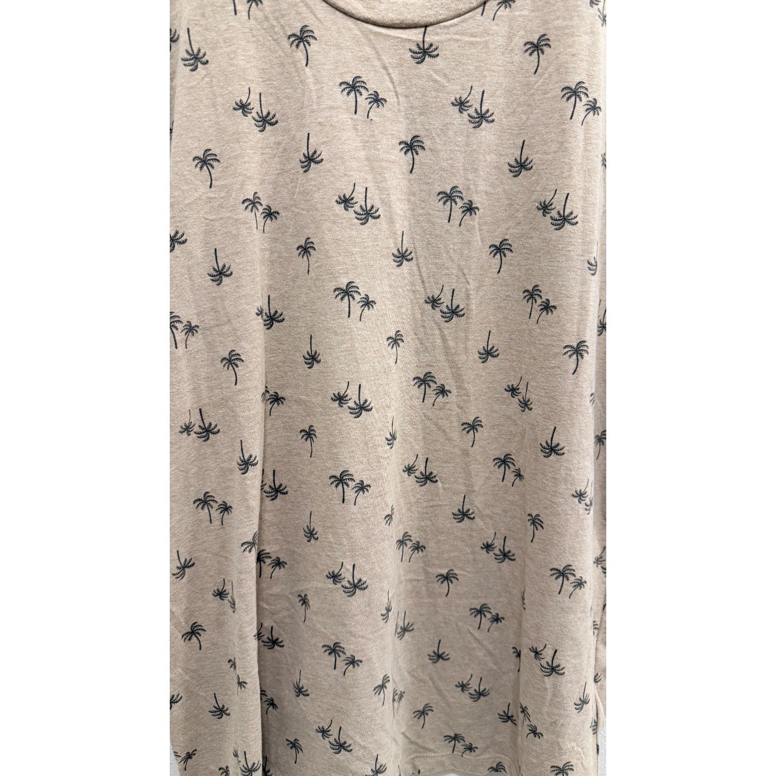 Old Navy Men's Palm Tree Graphic T-Shirt - Size XL - Preowned
