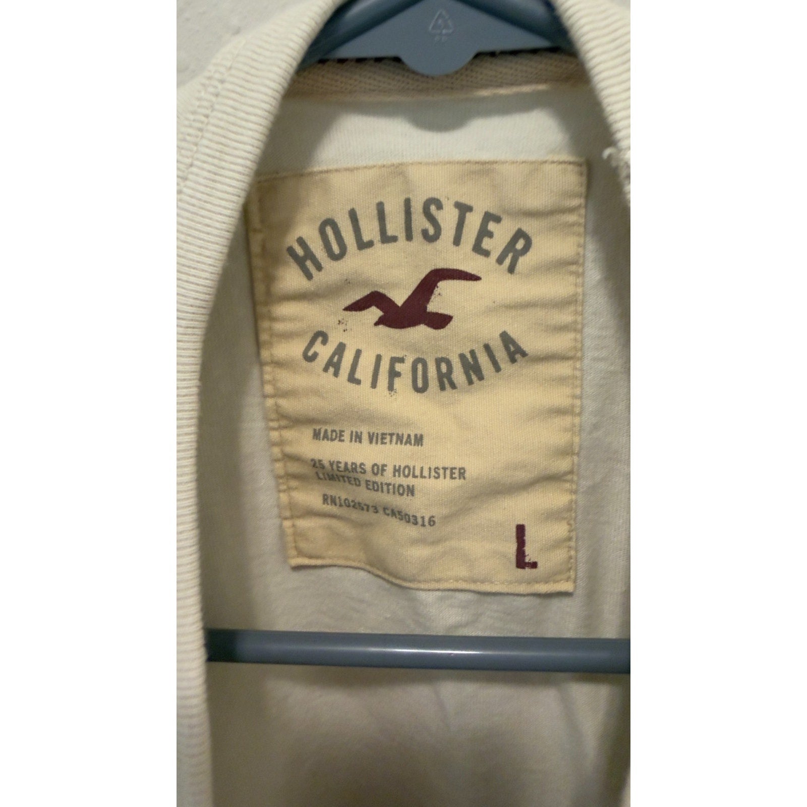 Hollister Layered Long-Sleeve Wolf’s Head Lounge Graphic Tee - Men’s Large NWT
