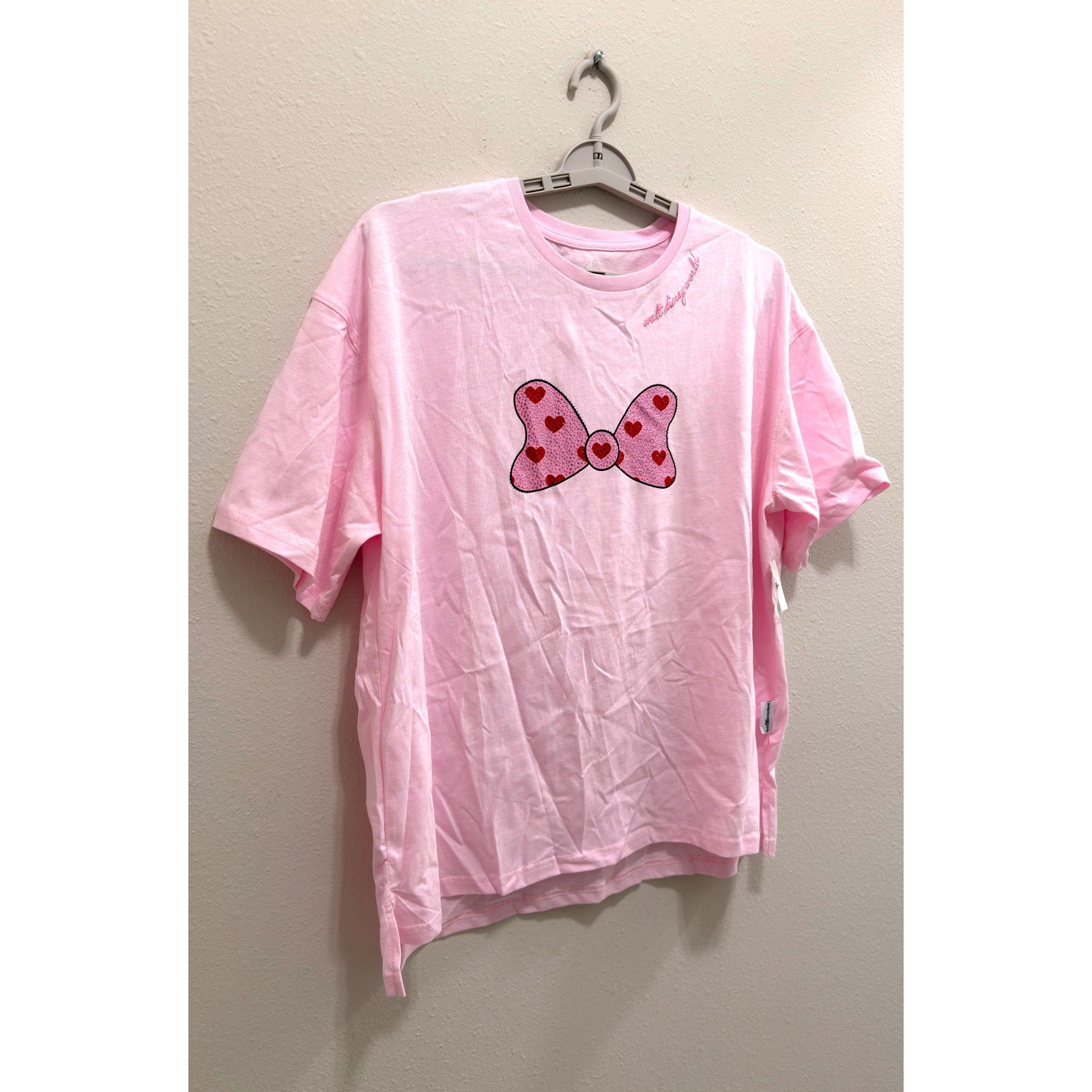Disney Parks Women's Minnie Mouse Sequin Bow & Hearts Pink T-Shirt Large NWT