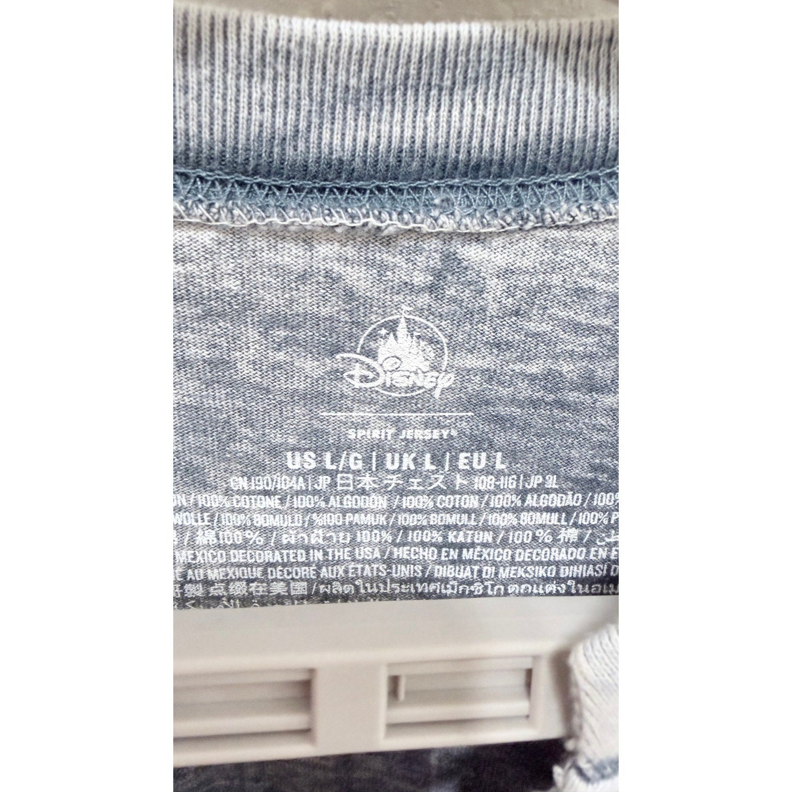 Disney EPCOT World Showcase Canada Faux Hockey Spirit Jersey Adult Large NWT