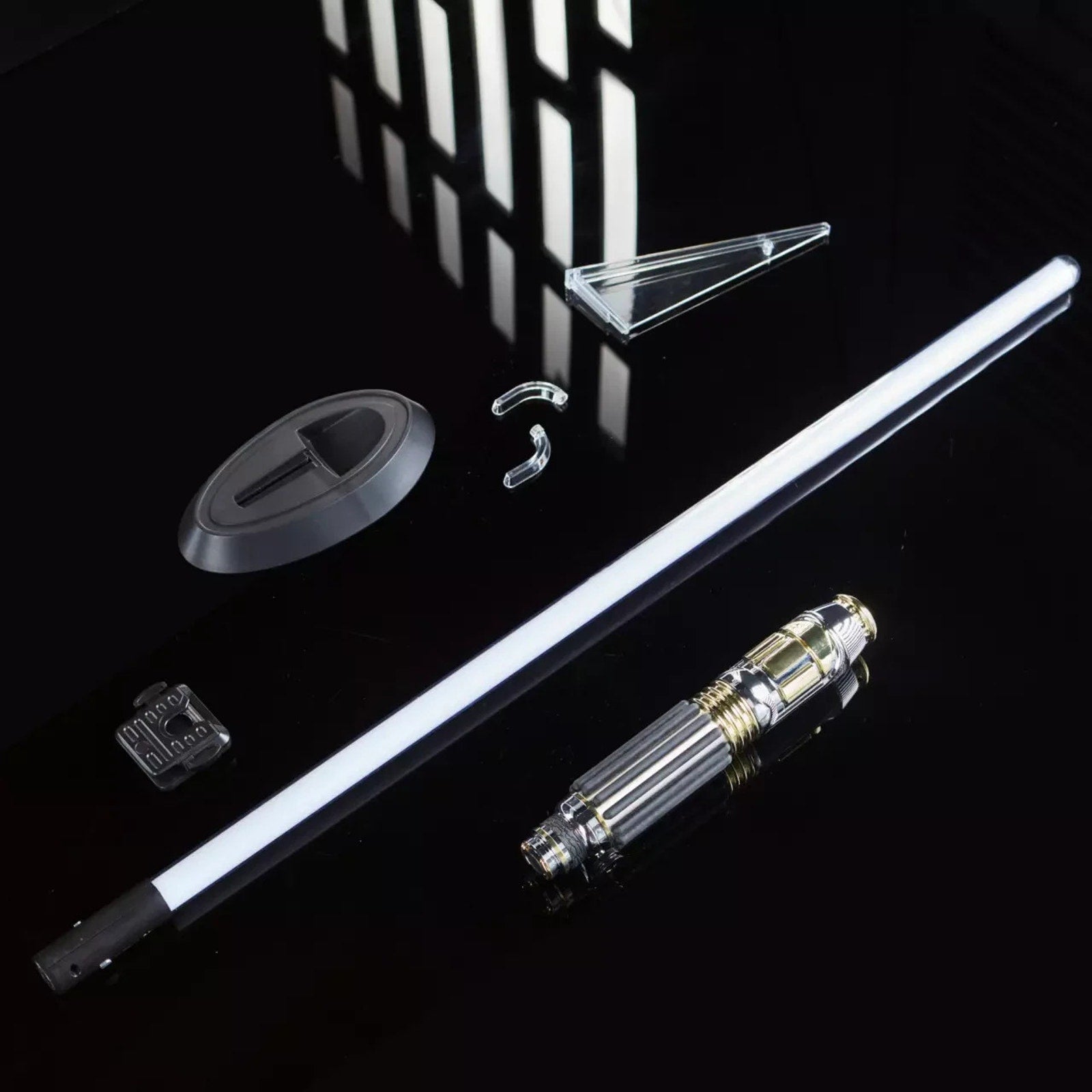 Galaxy's Edge Mace Windu Legacy Custom LIGHTSABER Collectible Set – Star Wars