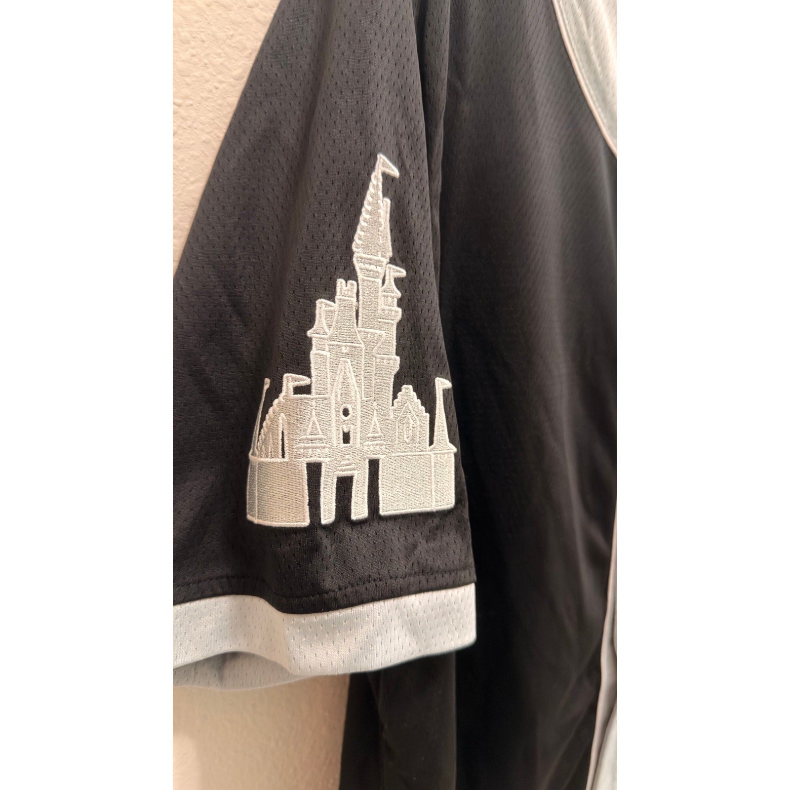 Disney Parks Walt Disney World "71" Castle Baseball Jersey Adult Large NWT