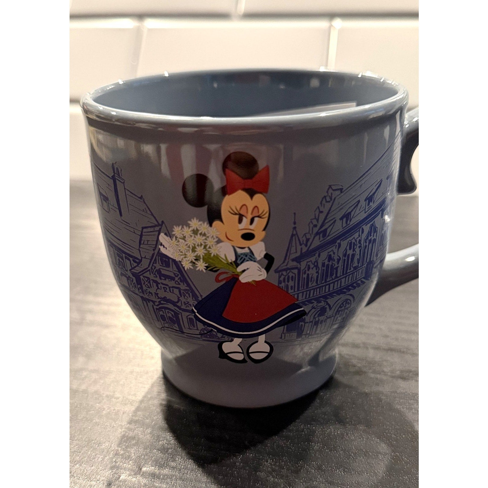 NEW Disney Coffee Mug - EPCOT Germany Pavilion - Minnie in Deutschland
