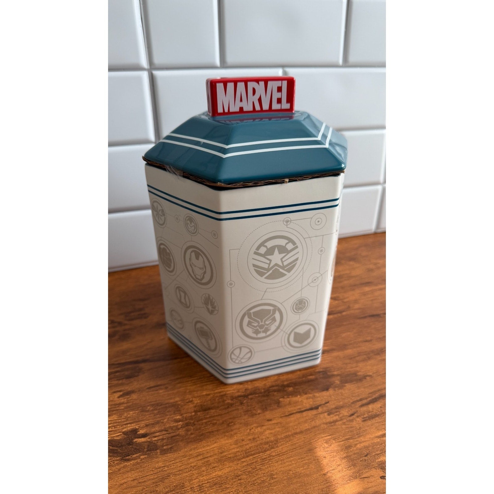 Disney Parks Exclusive MARVEL AVENGERS Ceramic Cookie Jar - NIB