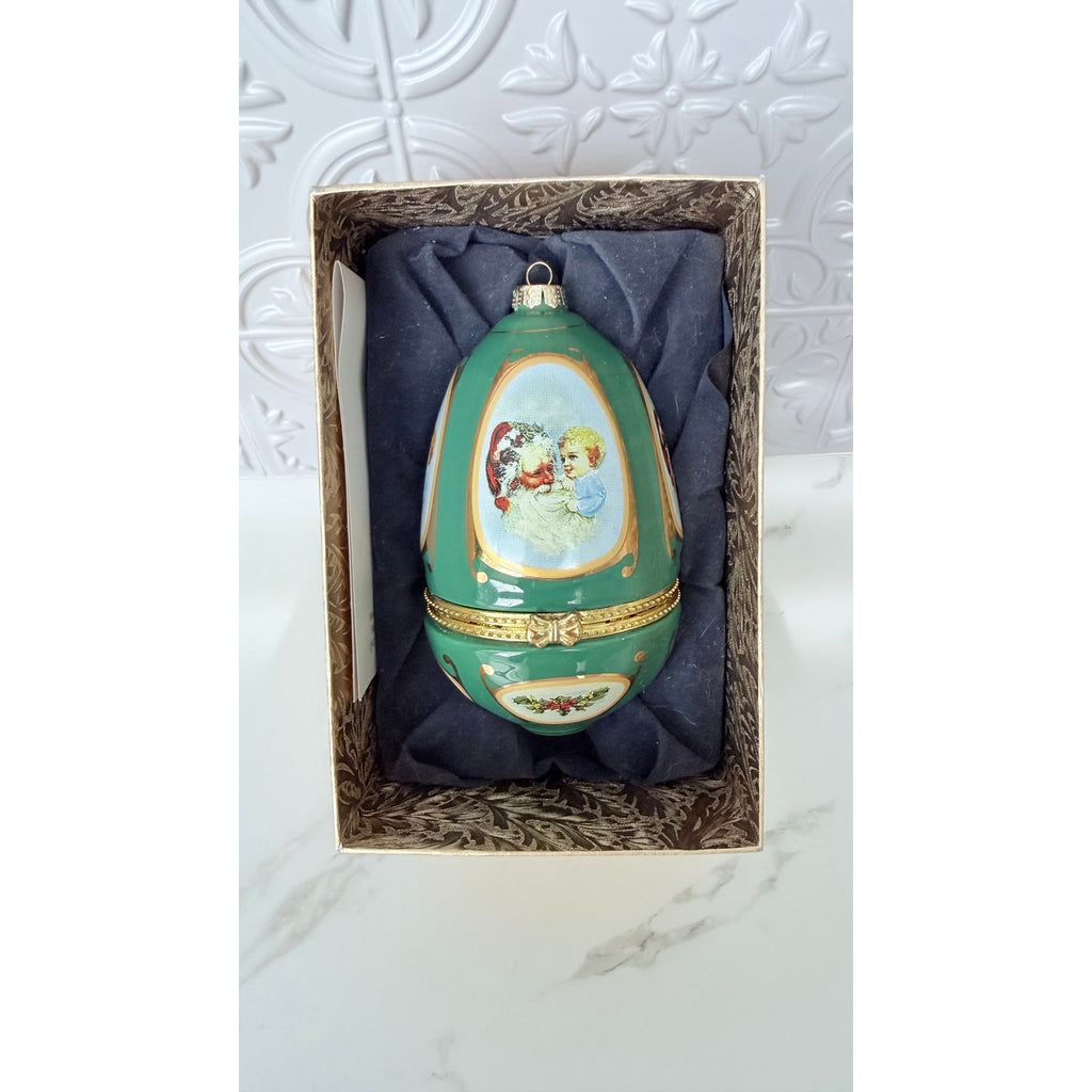 Mr. Christmas Valerie Parr Hill Musical Egg Ornament 2011 - Green
