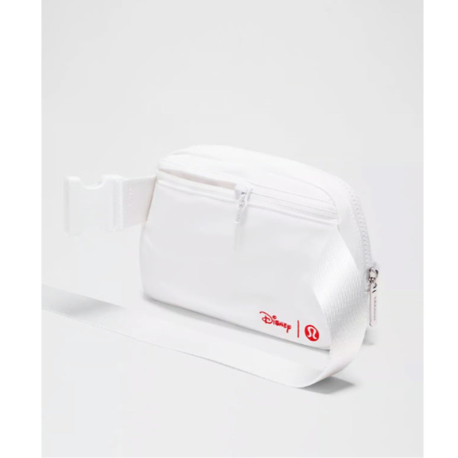 Disney x Lululemon Mickey in Motion White 1L Everywhere Belt Bag NEW