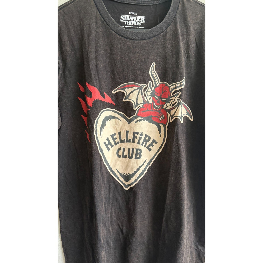 Stranger Things Hellfire Club Valentine’s Day Graphic Tee – Large