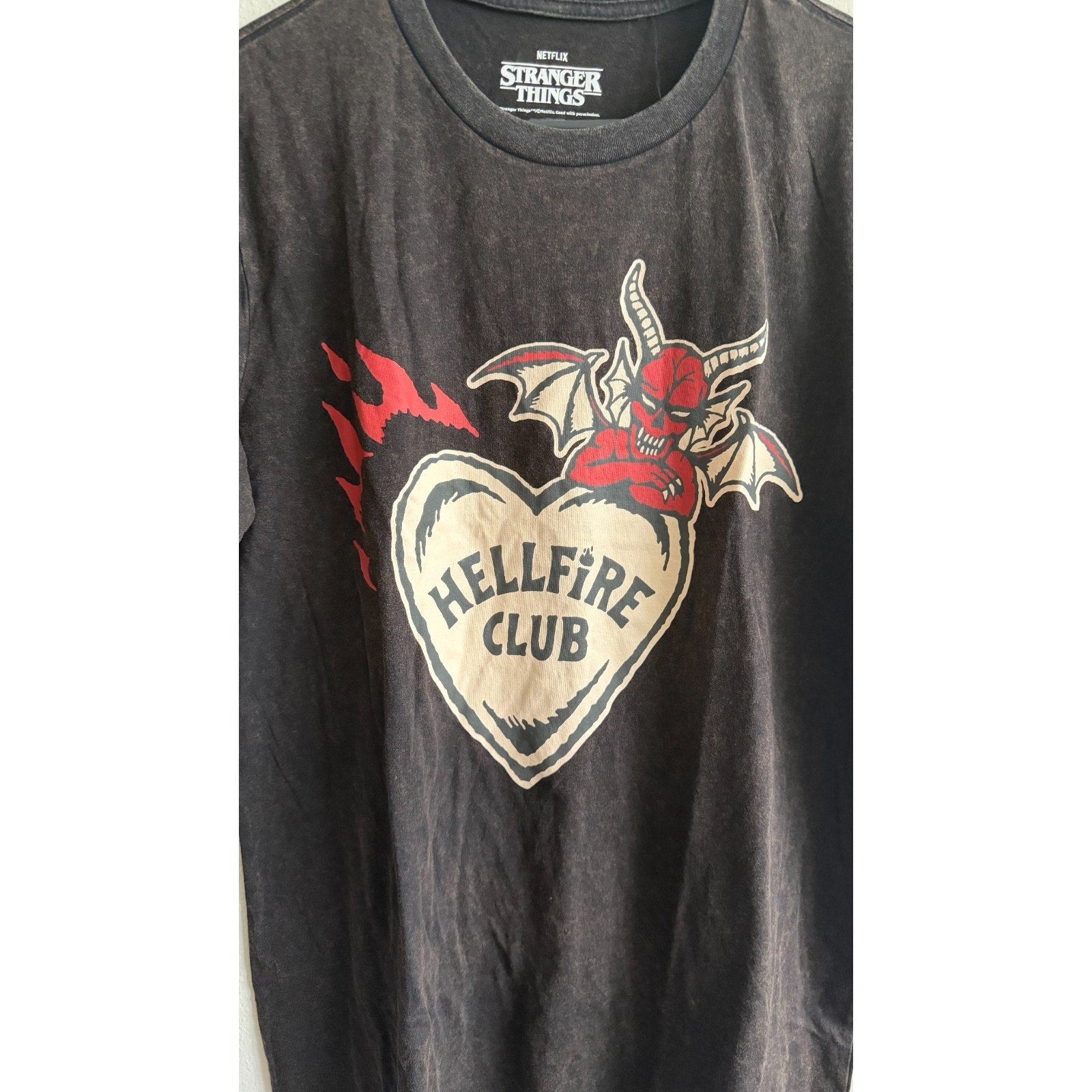 Stranger Things Hellfire Club Valentine’s Day Graphic Tee – Large
