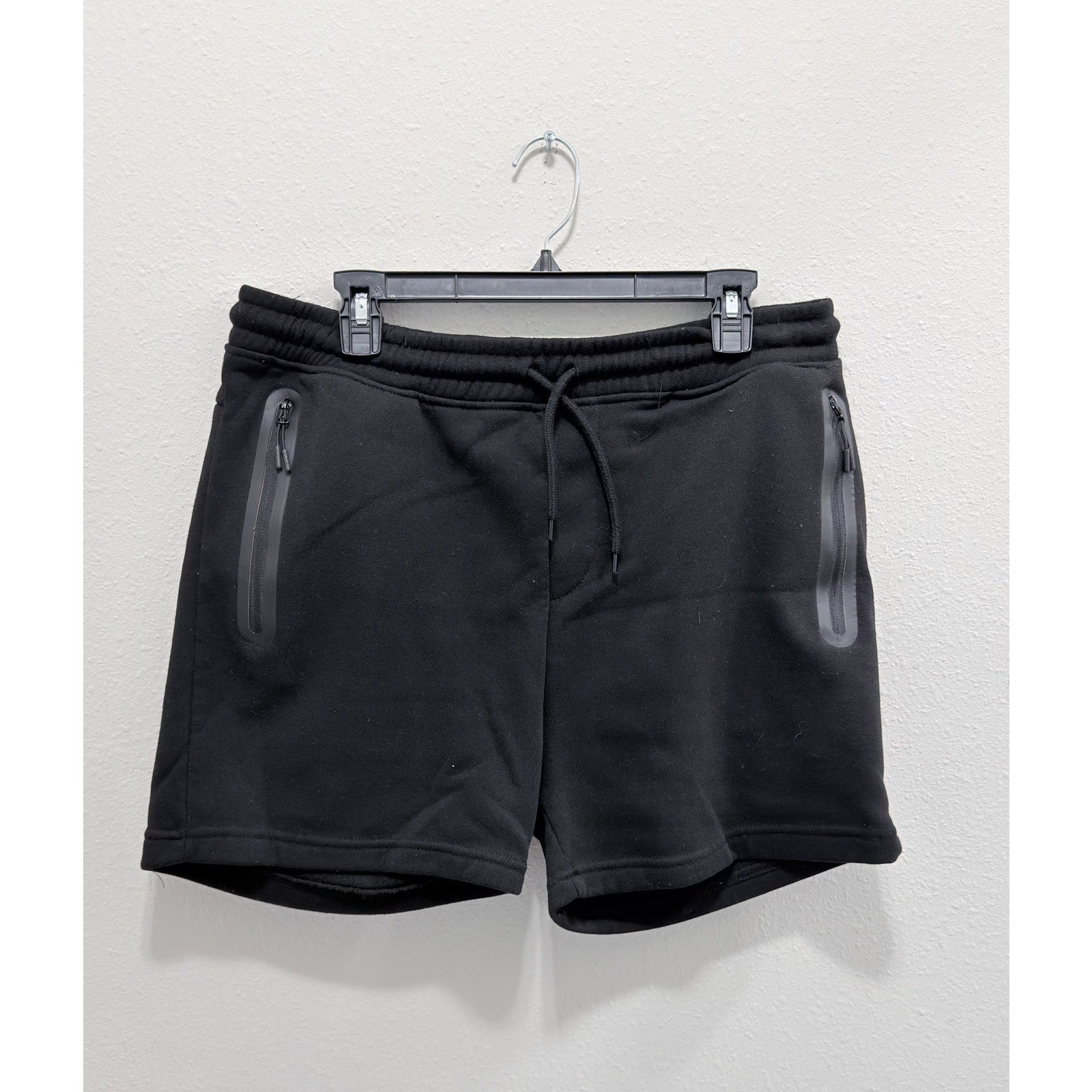 Men's Large Black 5" Inseam Fleece Shorts Heat Seal Zip Pocket Preowned