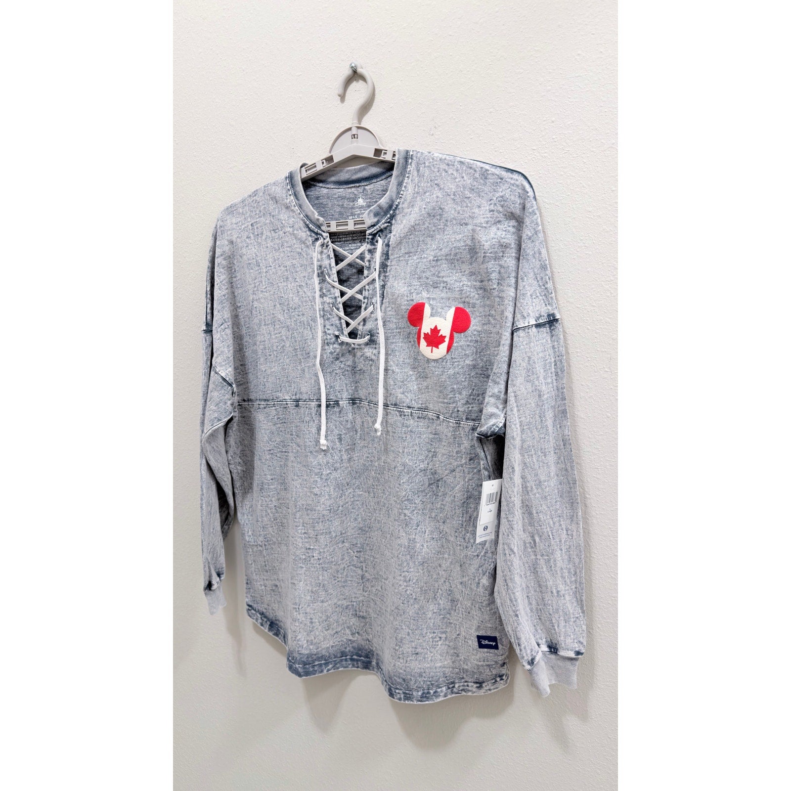 Disney EPCOT World Showcase Canada Faux Hockey Spirit Jersey Adult Large NWT
