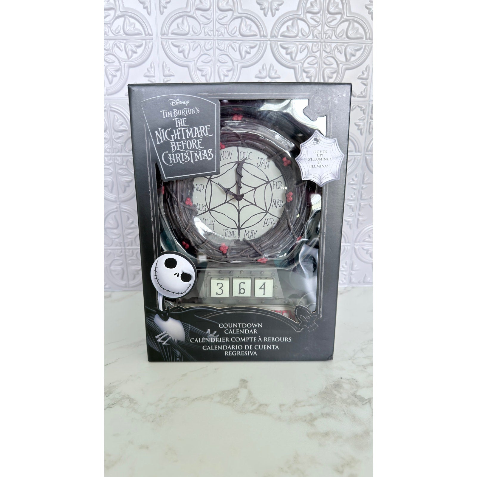 NEW Disney The Nightmare Before Christmas Light-Up Countdown Calendar Wreath