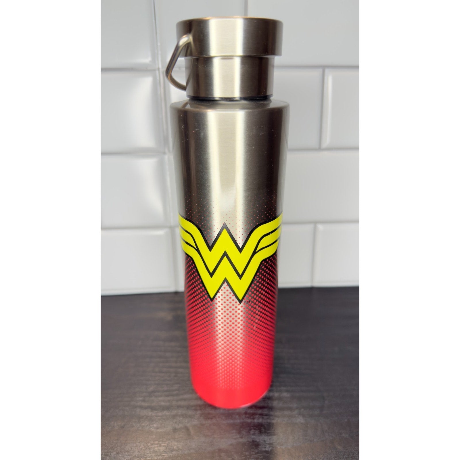 DC Comics Wonder Woman Symbol 24oz Stainless Steel Water Bottle NEW