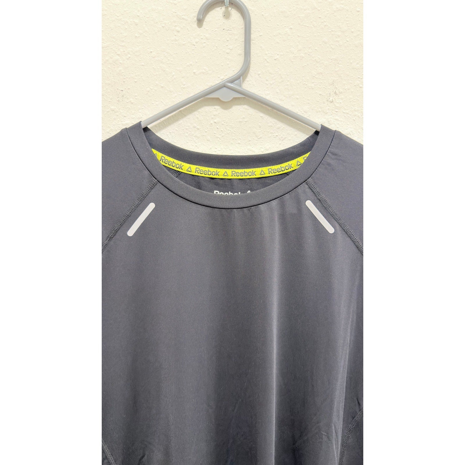 NWOT Reebok Men's Black No Obstacles Performance Tee - Large