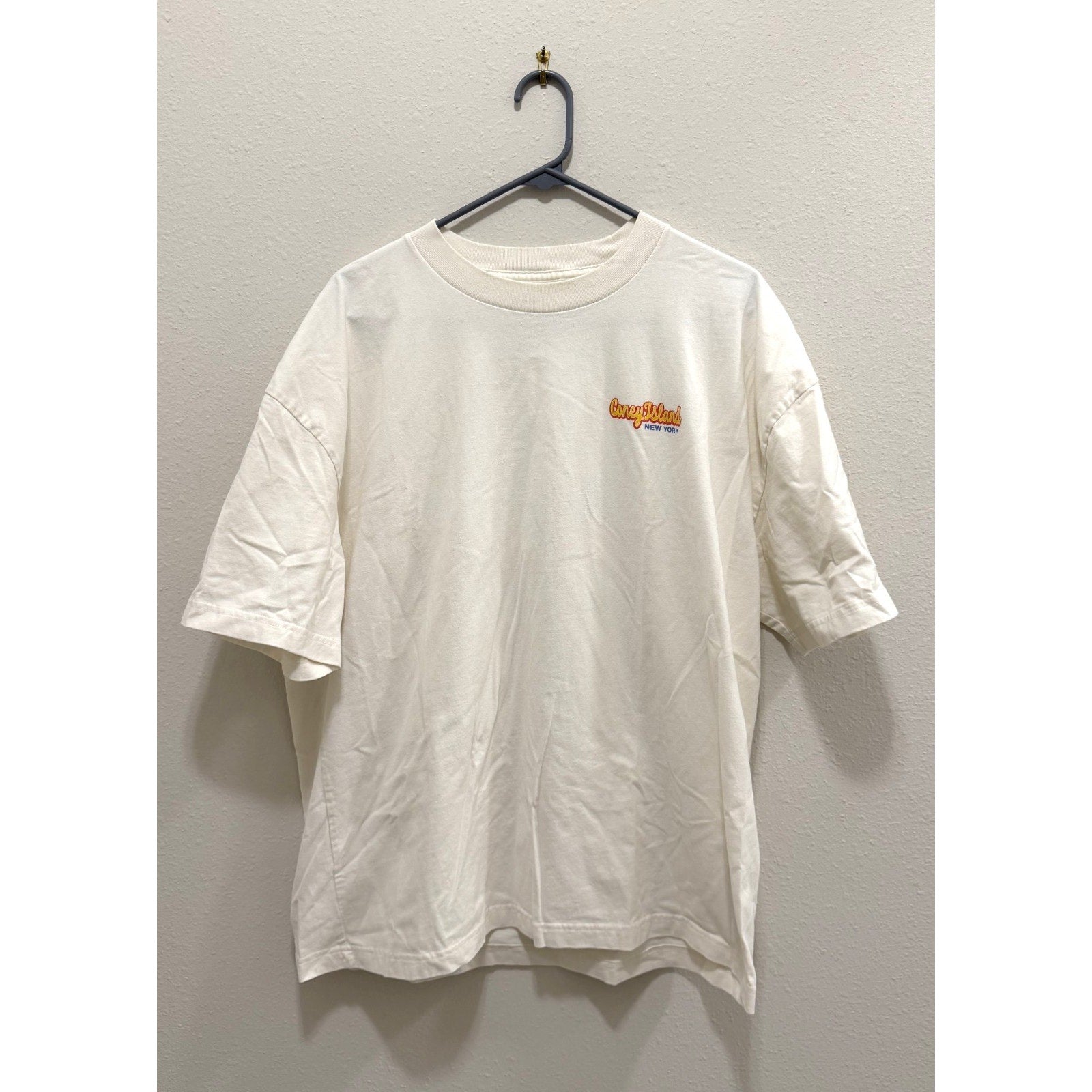 Hollister Men's Boxy Cut Heavyweight Coney Island T-shirt - Large - Preowned