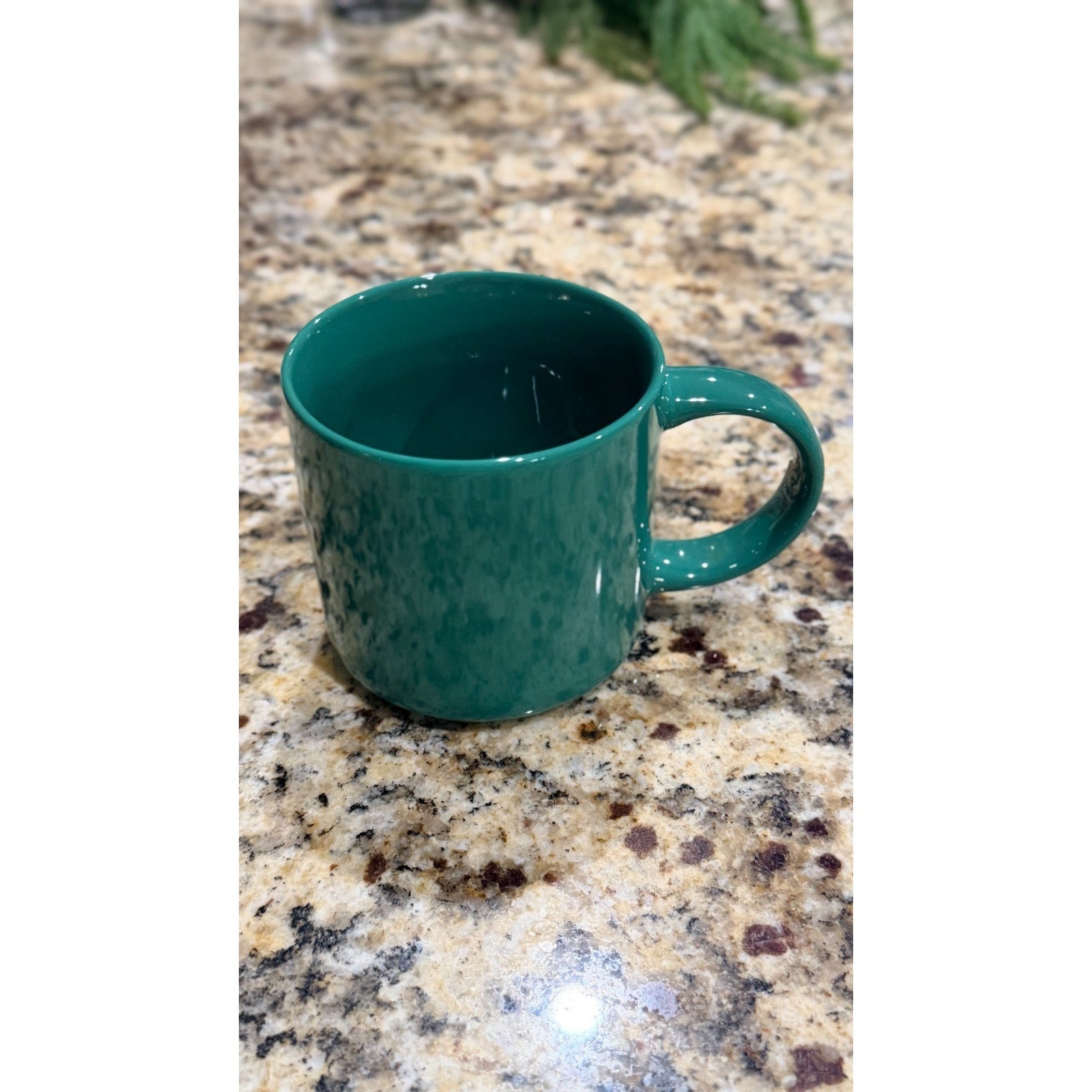 NWT Dolly Parton "Holly Dolly" 16 oz Holiday Mug — Green