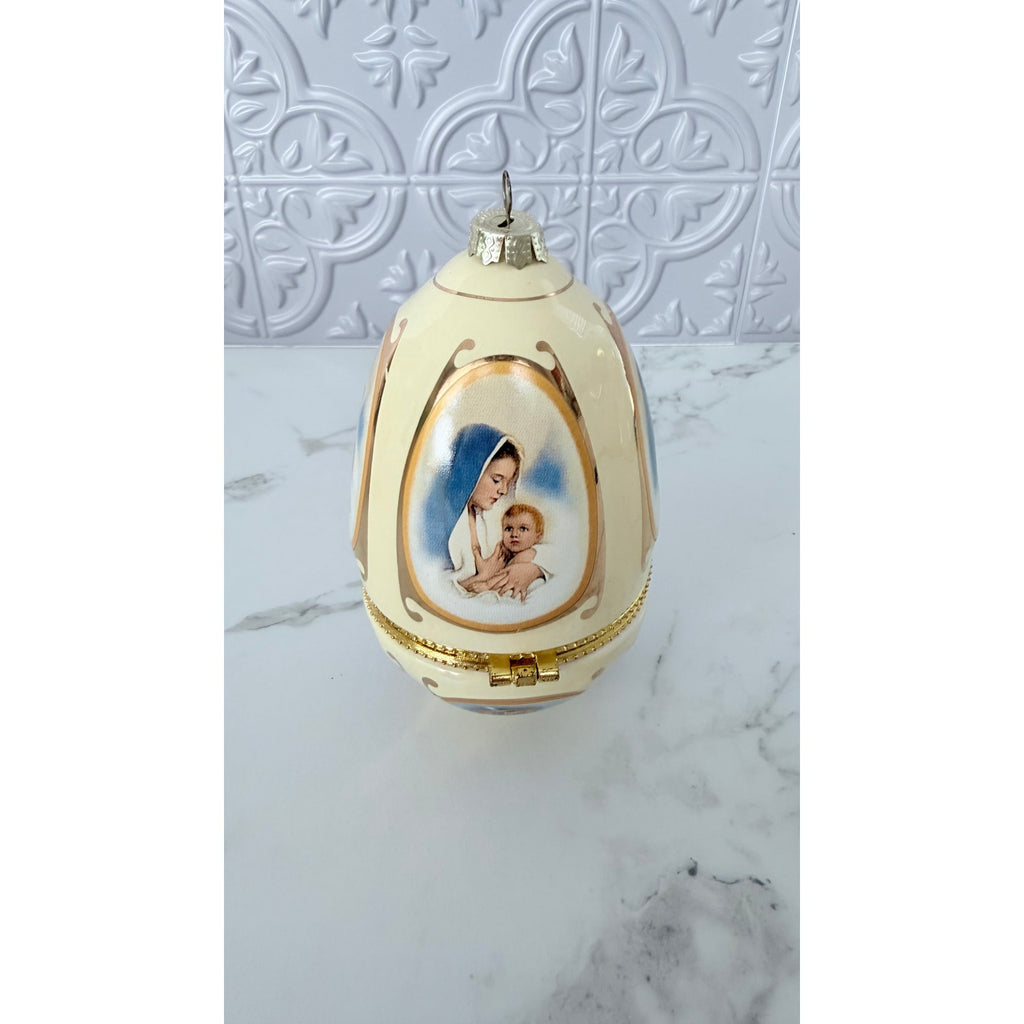 Mr. Christmas Valerie Parr Hill Musical Egg Ornament 2011 - Ivory