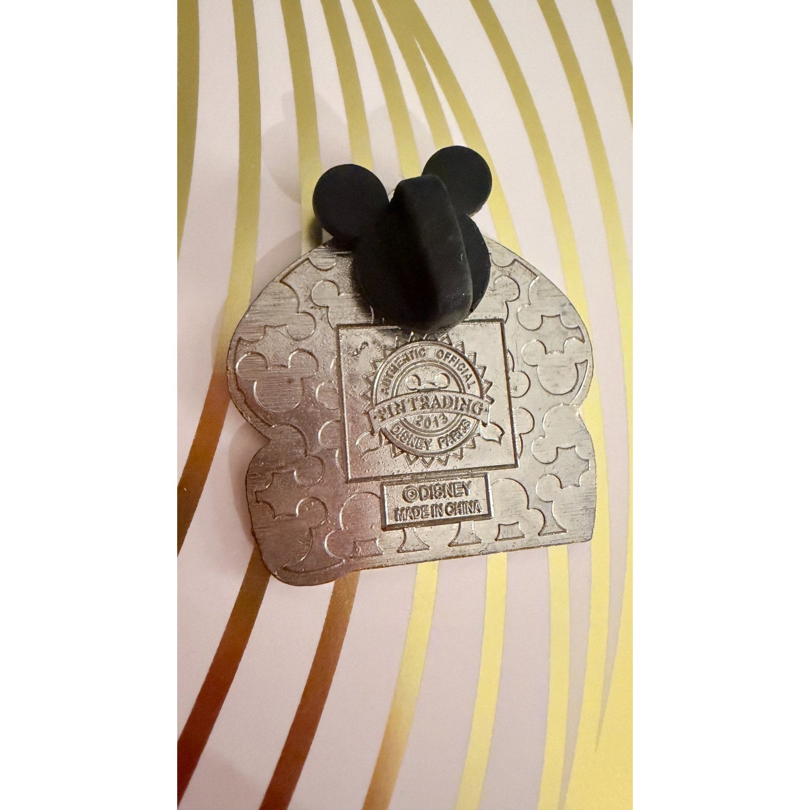 Disney Parks 2013 Aladdin & Jasmine Couple Mystery Pin