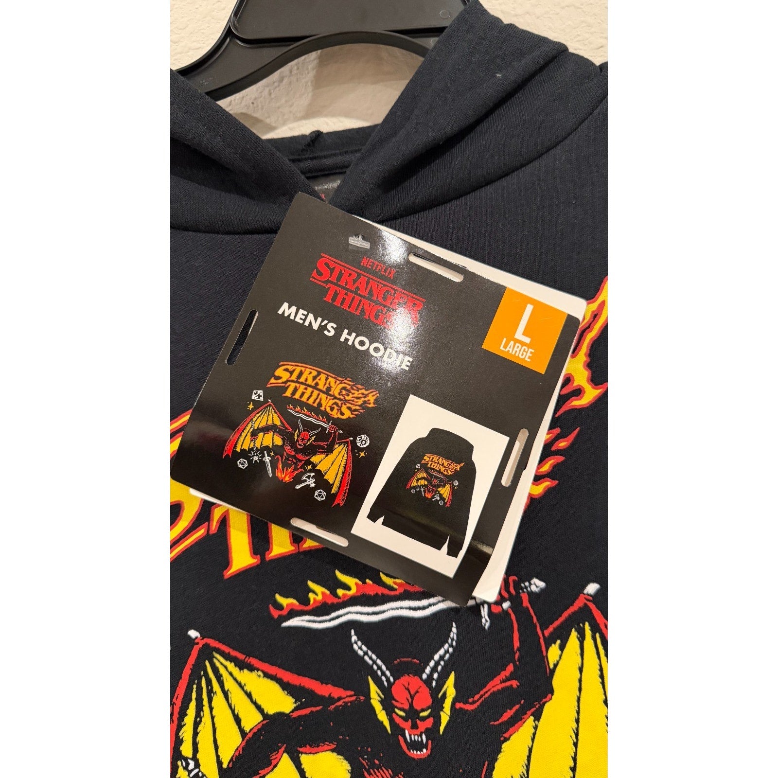 NWT Netflix Stranger Things Men's Hellfire Club Graphic Hoodie Large