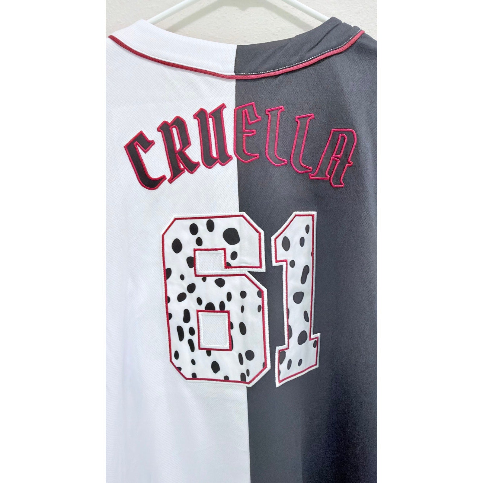 NWT Disney Cruella De Vil 101 Dalmatians Baseball Jersey - Large