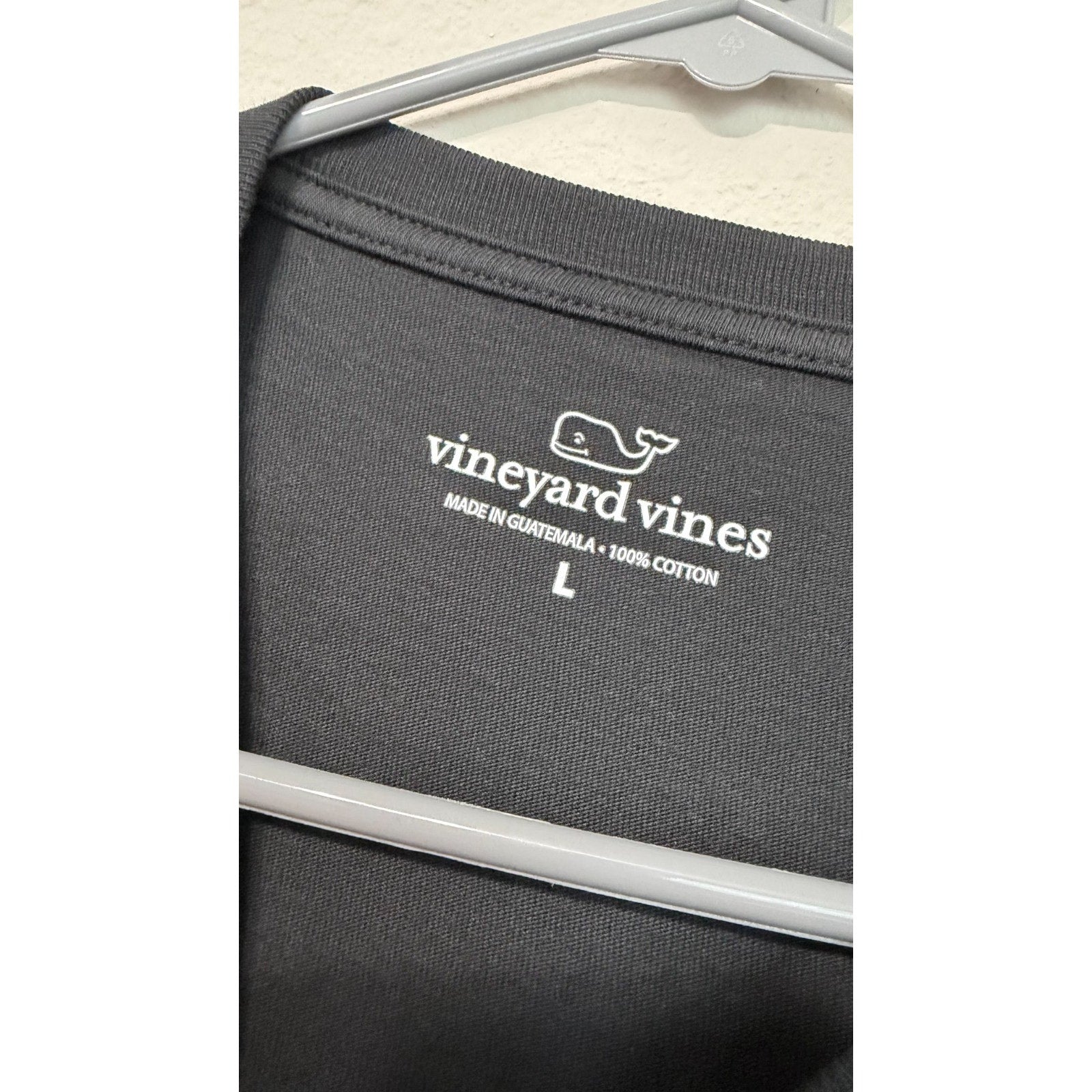NWT Vineyard Vines "Live Free Style Ski" Long Sleeve Pocket Tee Large NWT