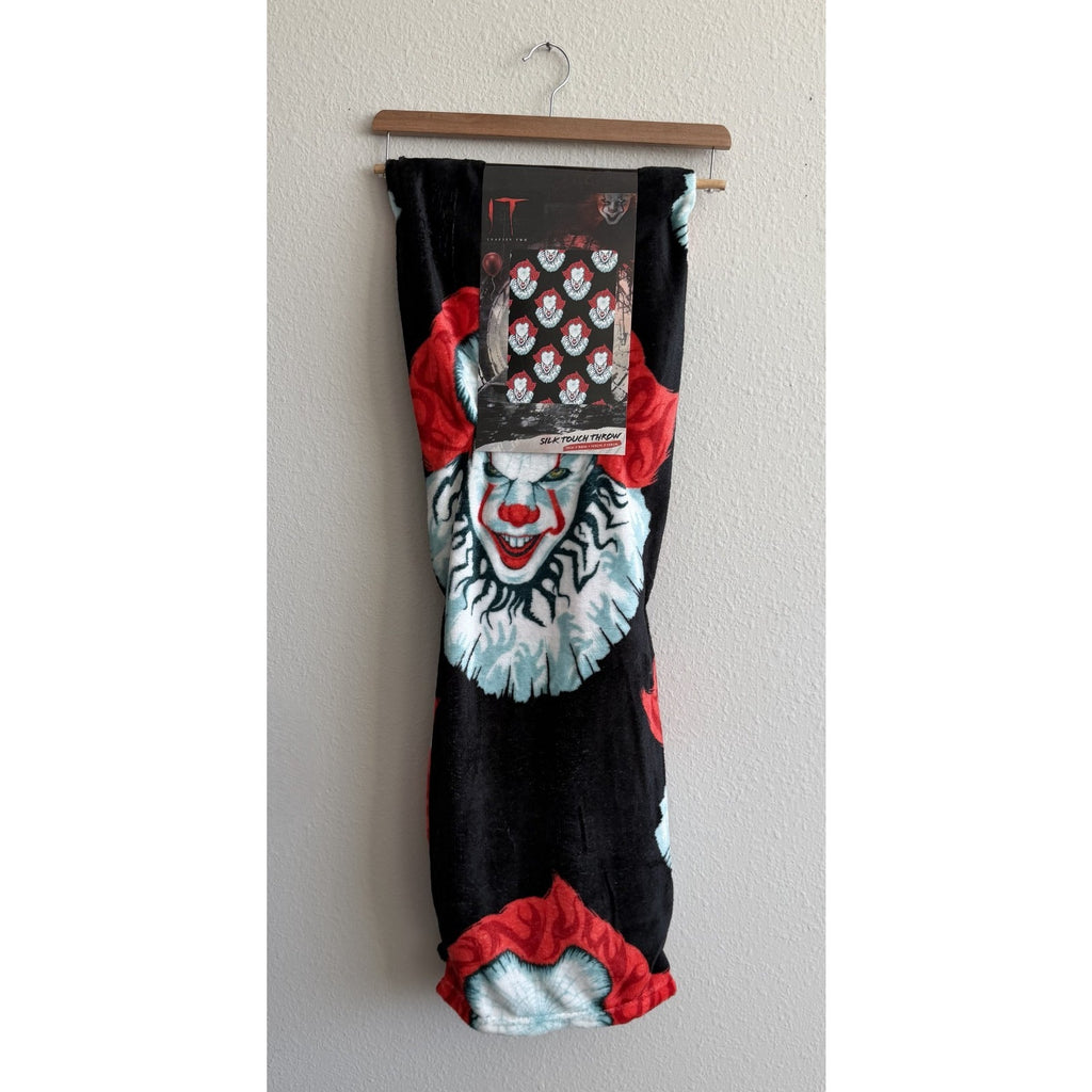 NEW IT Pennywise Halloween Throw Blanket – 50”x70”