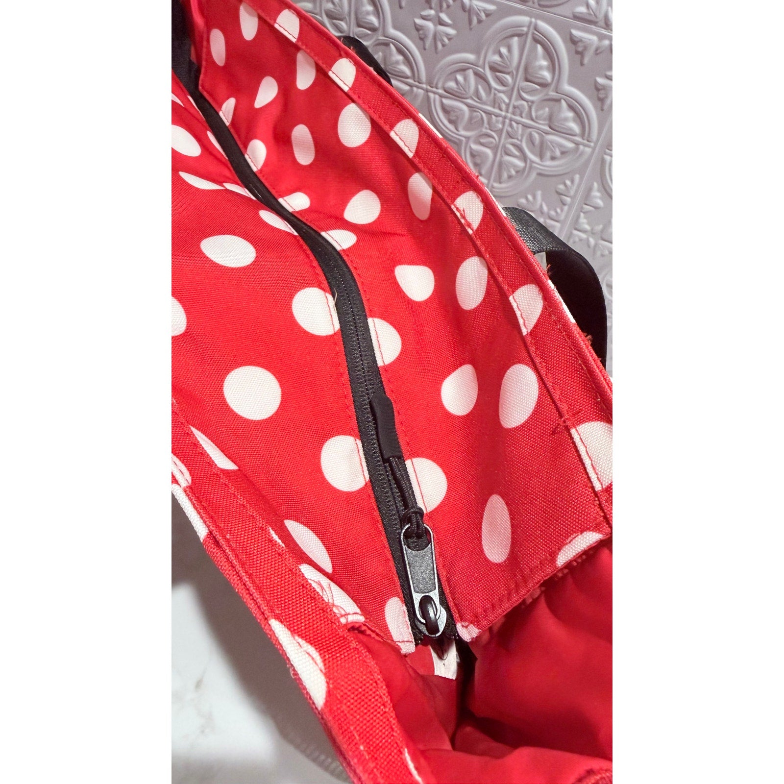 Disney Parks WDW Minnie Mouse XOXO Polka Dots Tote Bag NEW