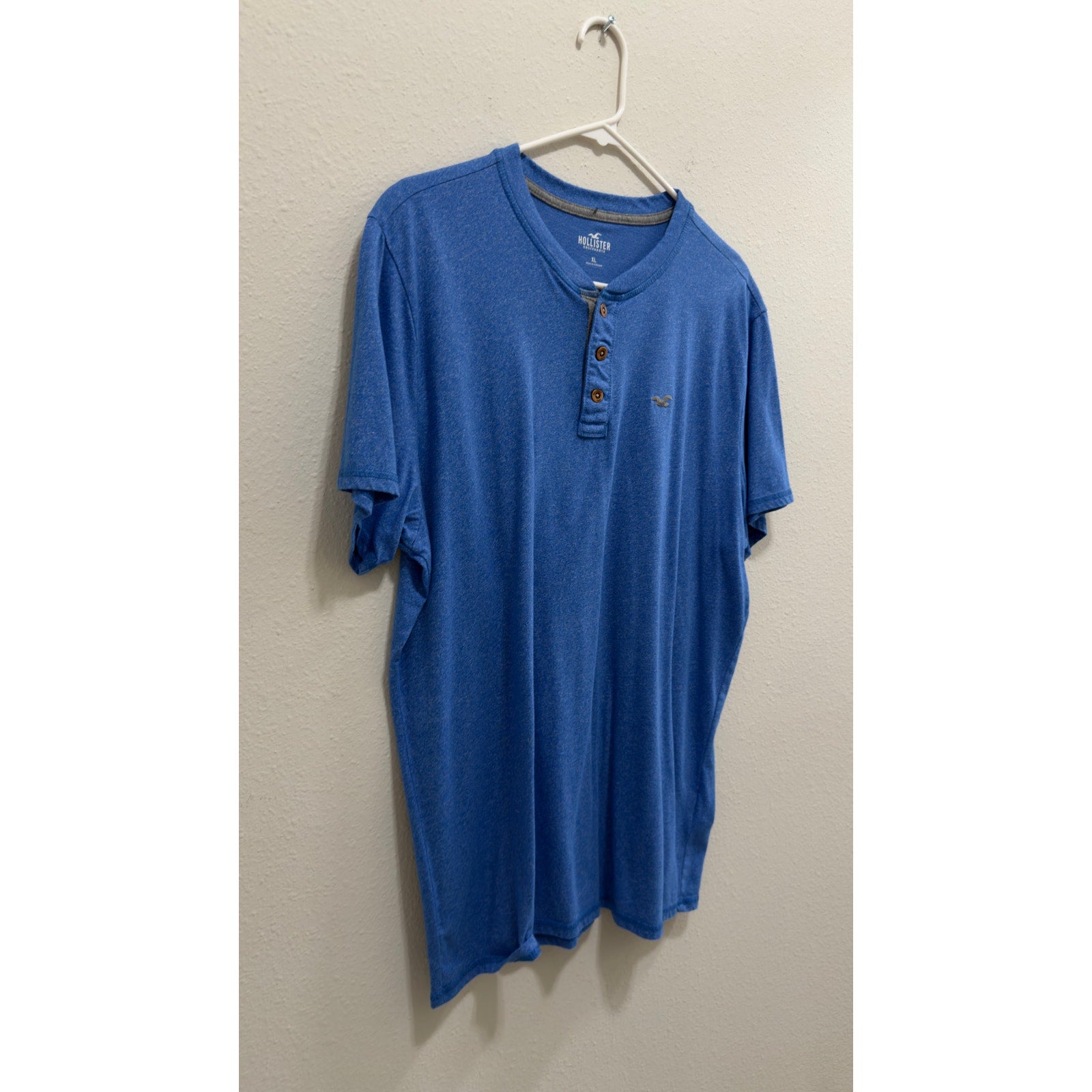 Hollister California Men's Short Sleeve Henley Shirt Heather Blue Size XL
