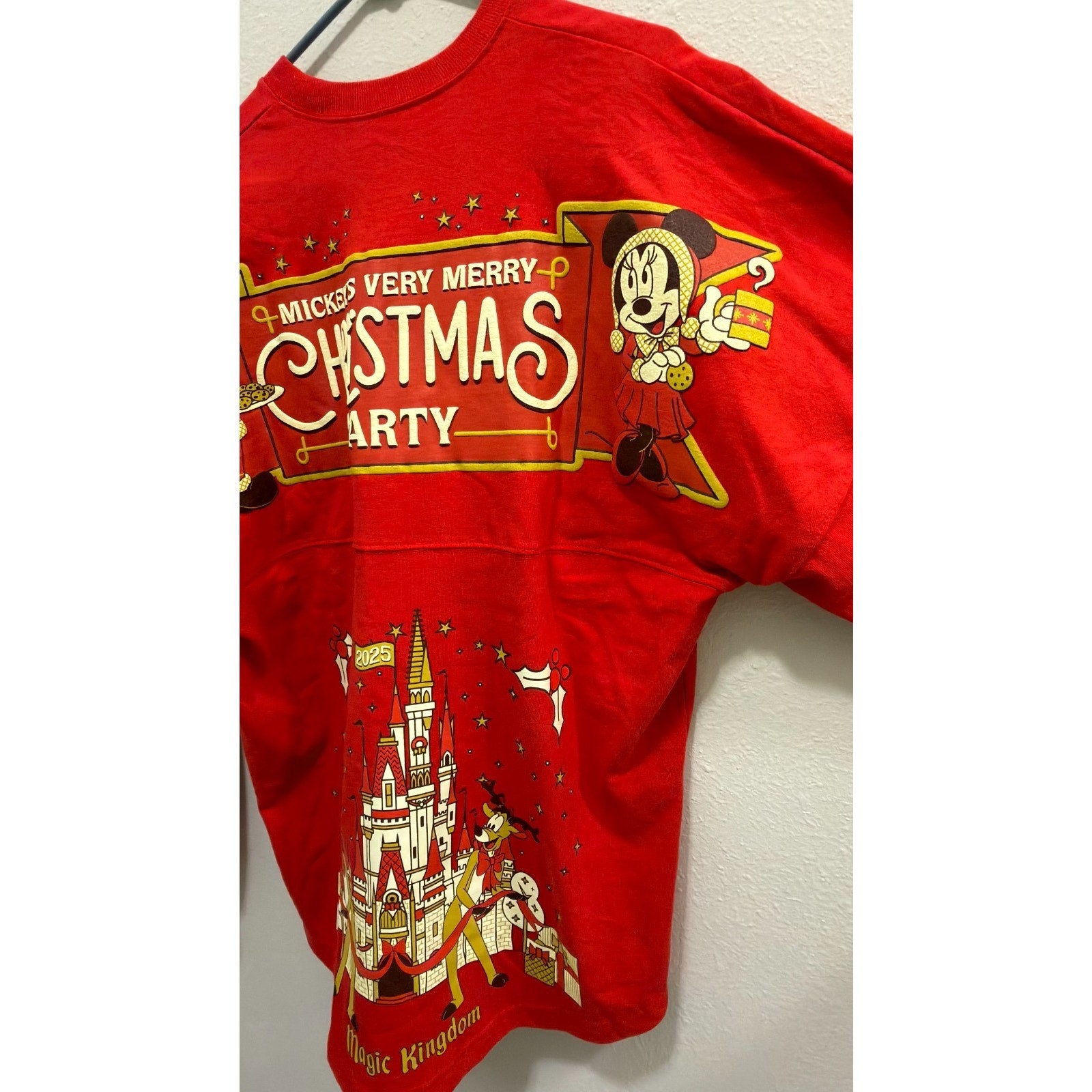 Disney Parks x Spirit Jersey 2025 Mickey’s Very Merry Christmas Party Medium