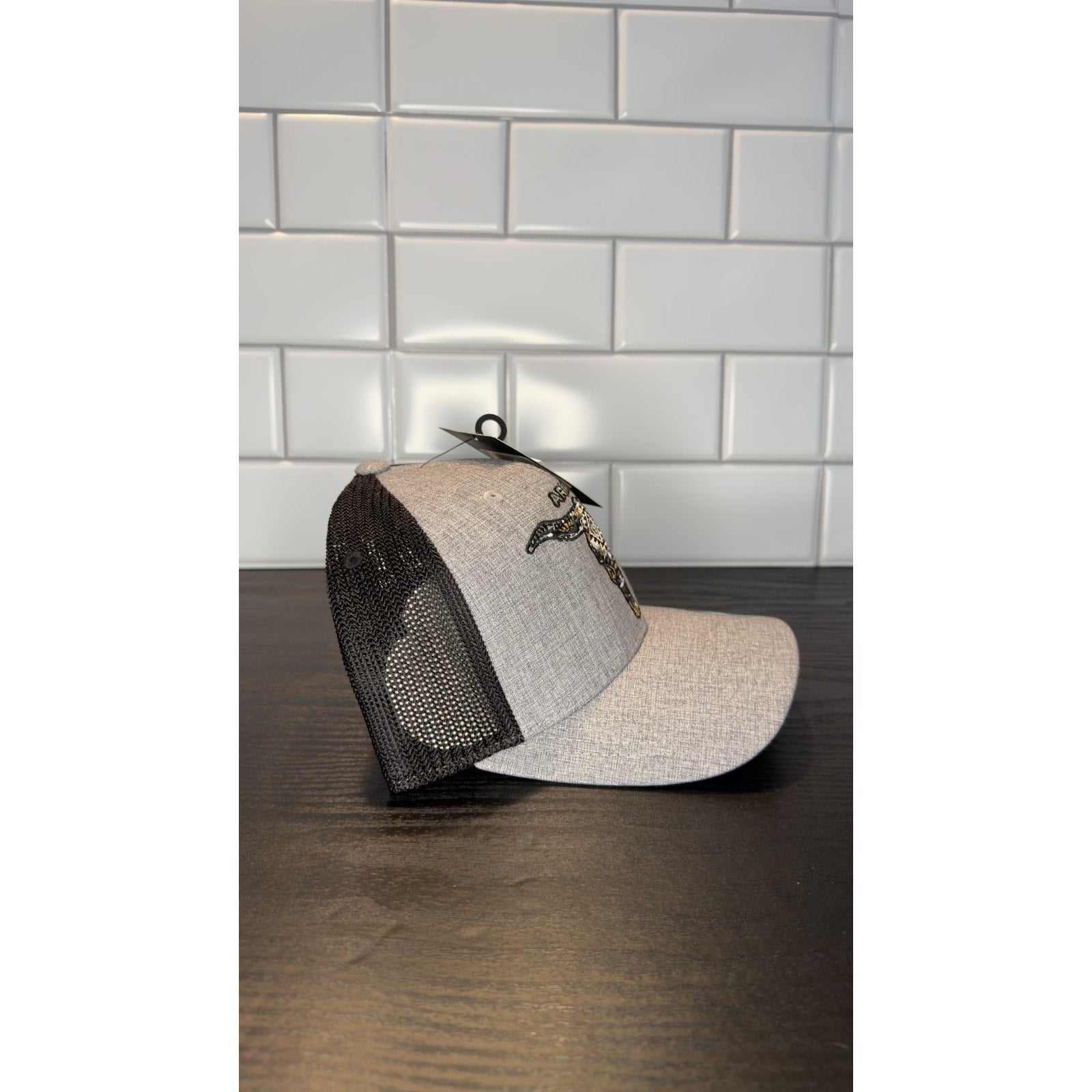 Ariat Men’s Aztec Longhorn Mesh Snapback Trucker Cap NWT