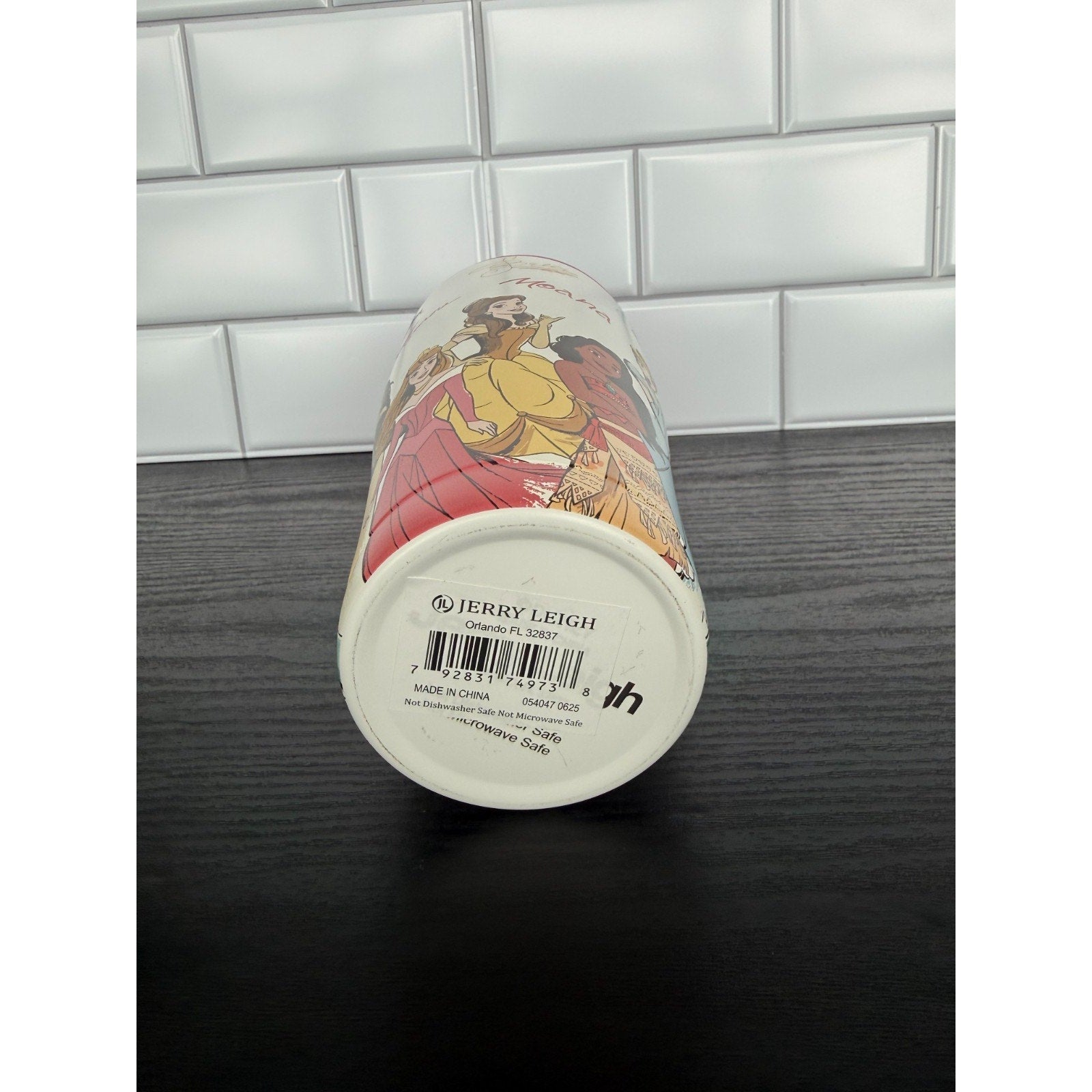 NEW Disney Princesses Signature 32oz Tumbler with Straw