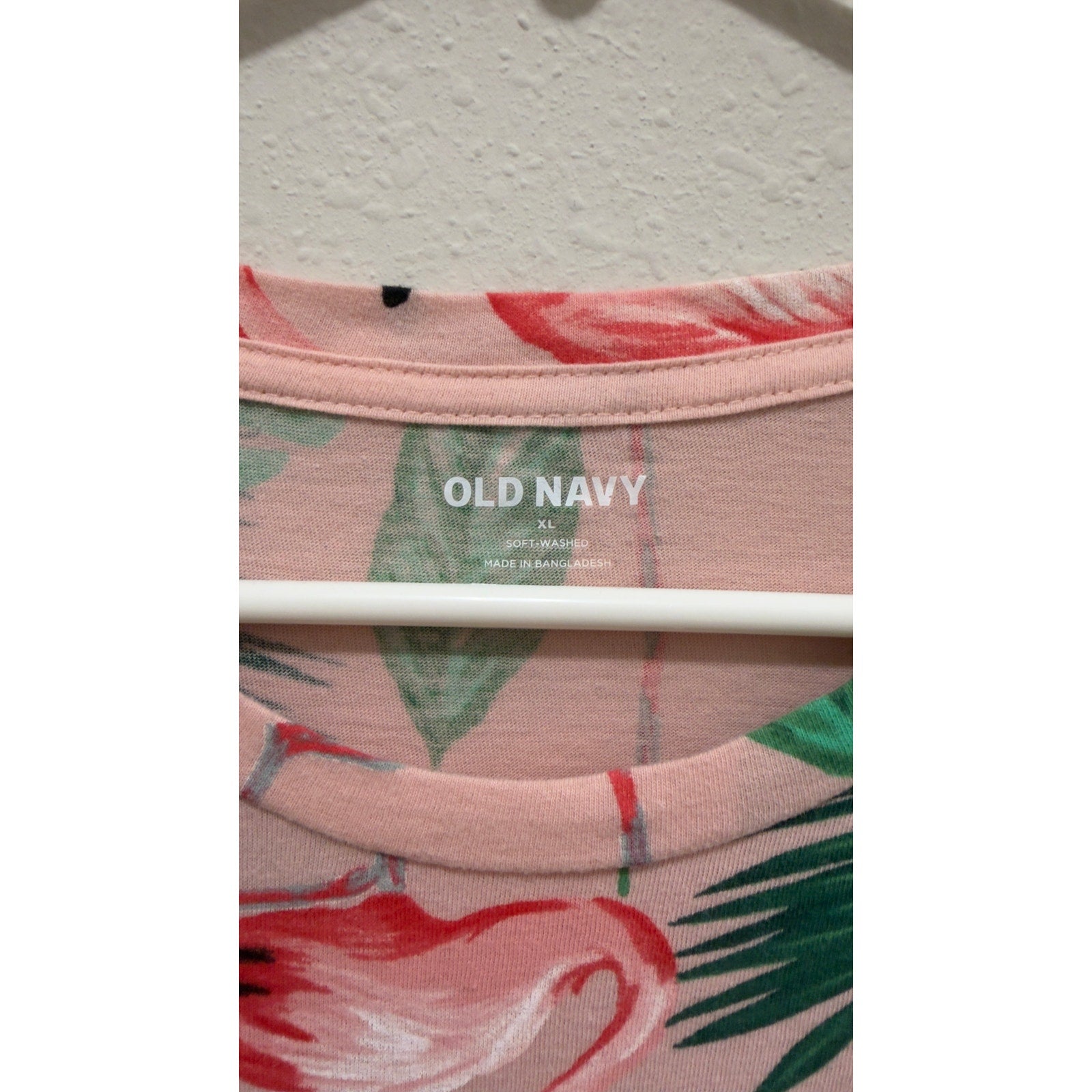 Old Navy Men's Flamingo Tropical Soft Washed Crewneck T-Shirt Size XL