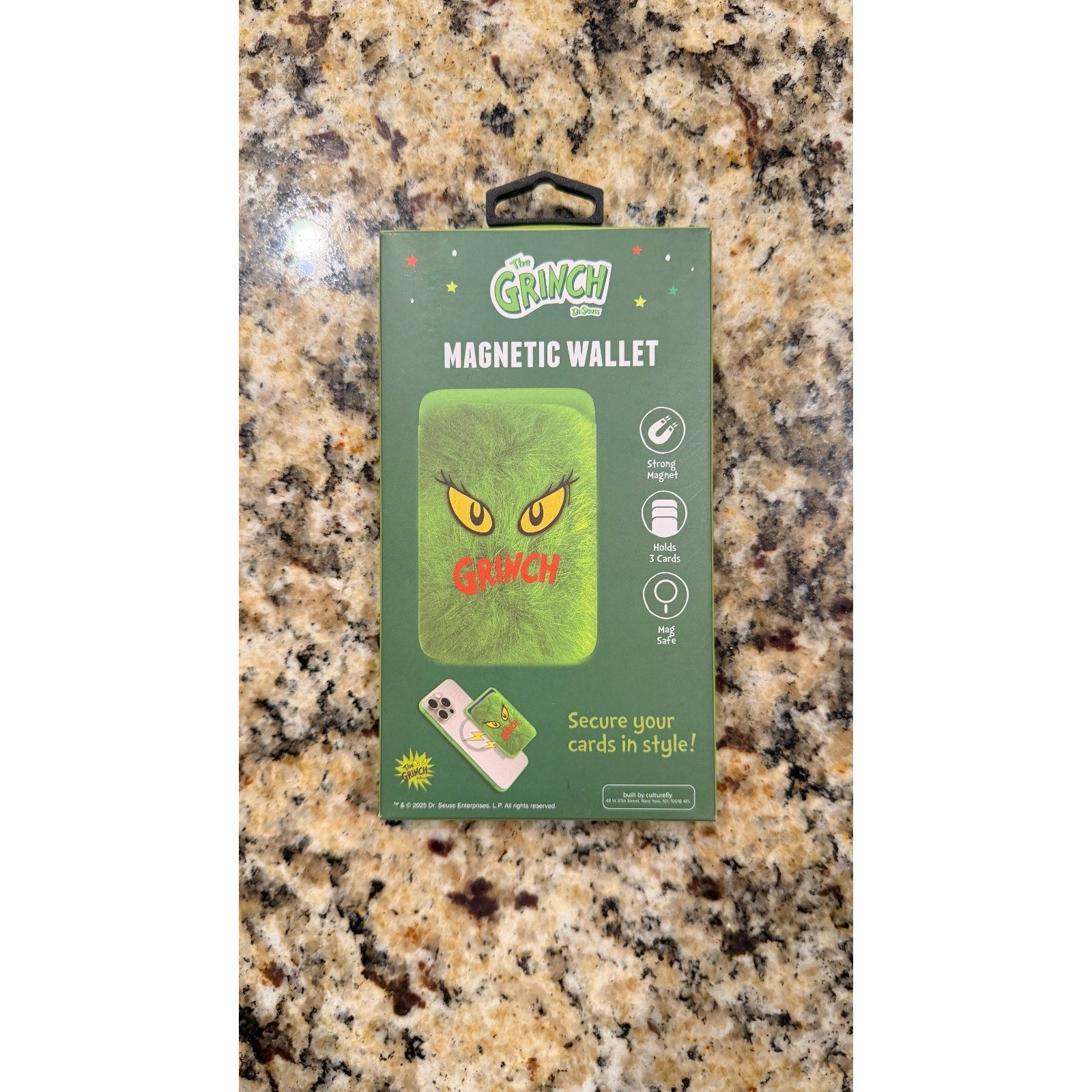 NWT CultureFly The Grinch "Furry Face" Magnetic MagSafe Wallet