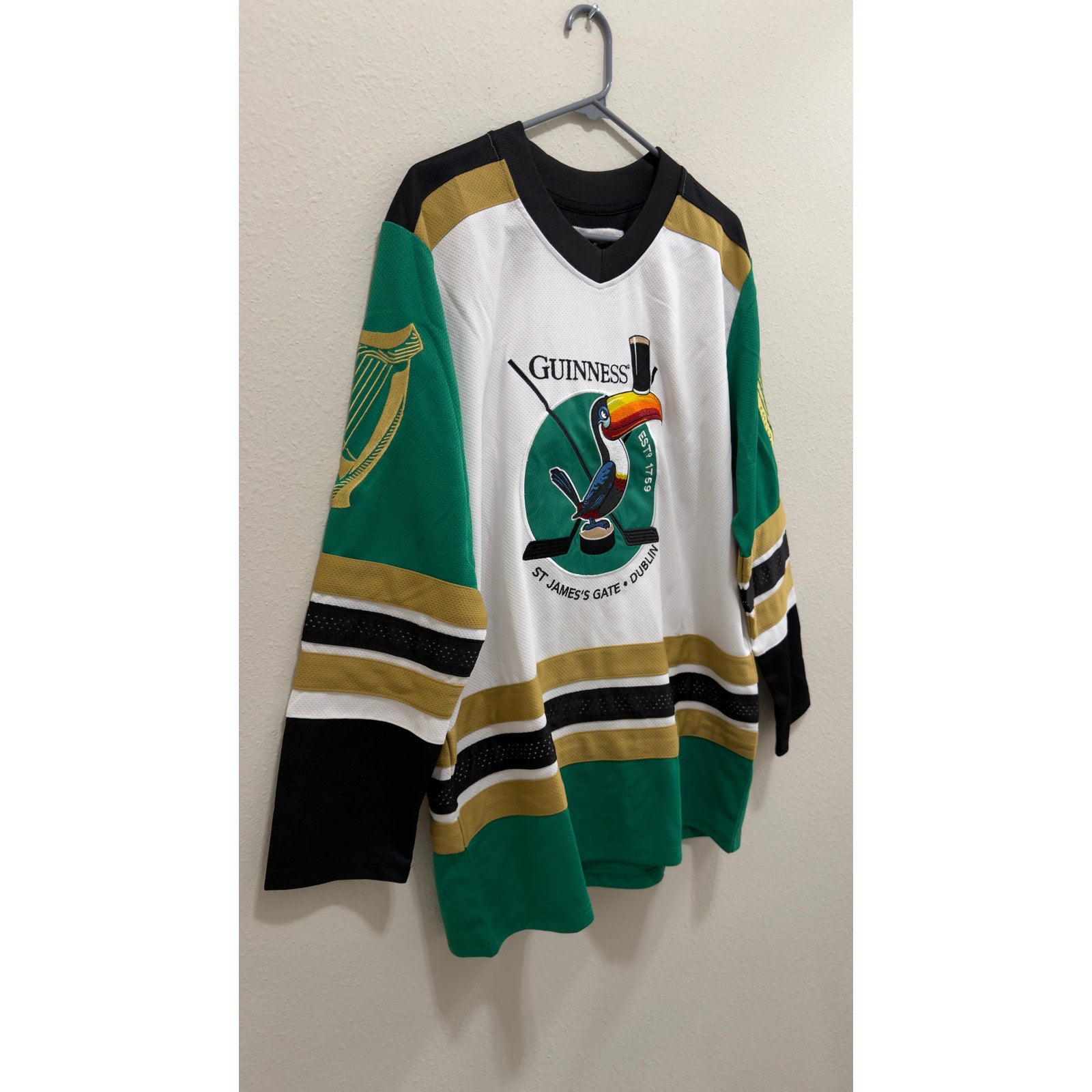 Guinness Toucan Hockey Jersey Men's Medium NWT St James's Gate Dublin 1759