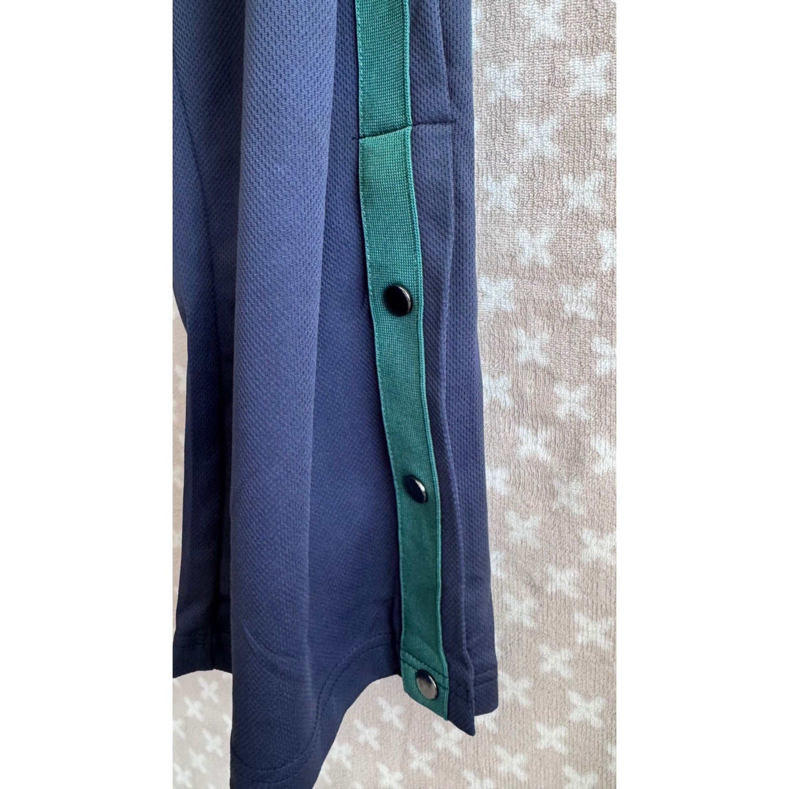 Disney Parks Blue And Green Mickey And Friends Golf Pants Size Large