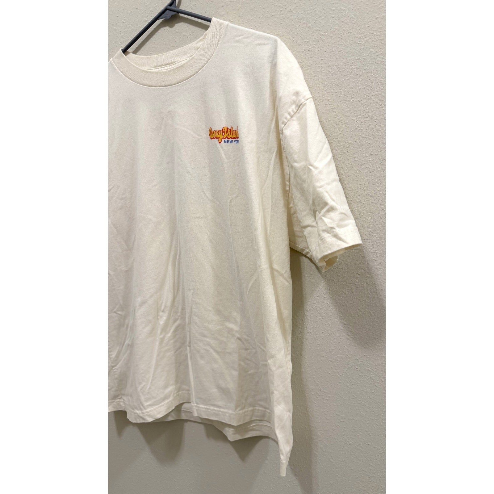 Hollister Men's Boxy Cut Heavyweight Coney Island T-shirt - Large - Preowned