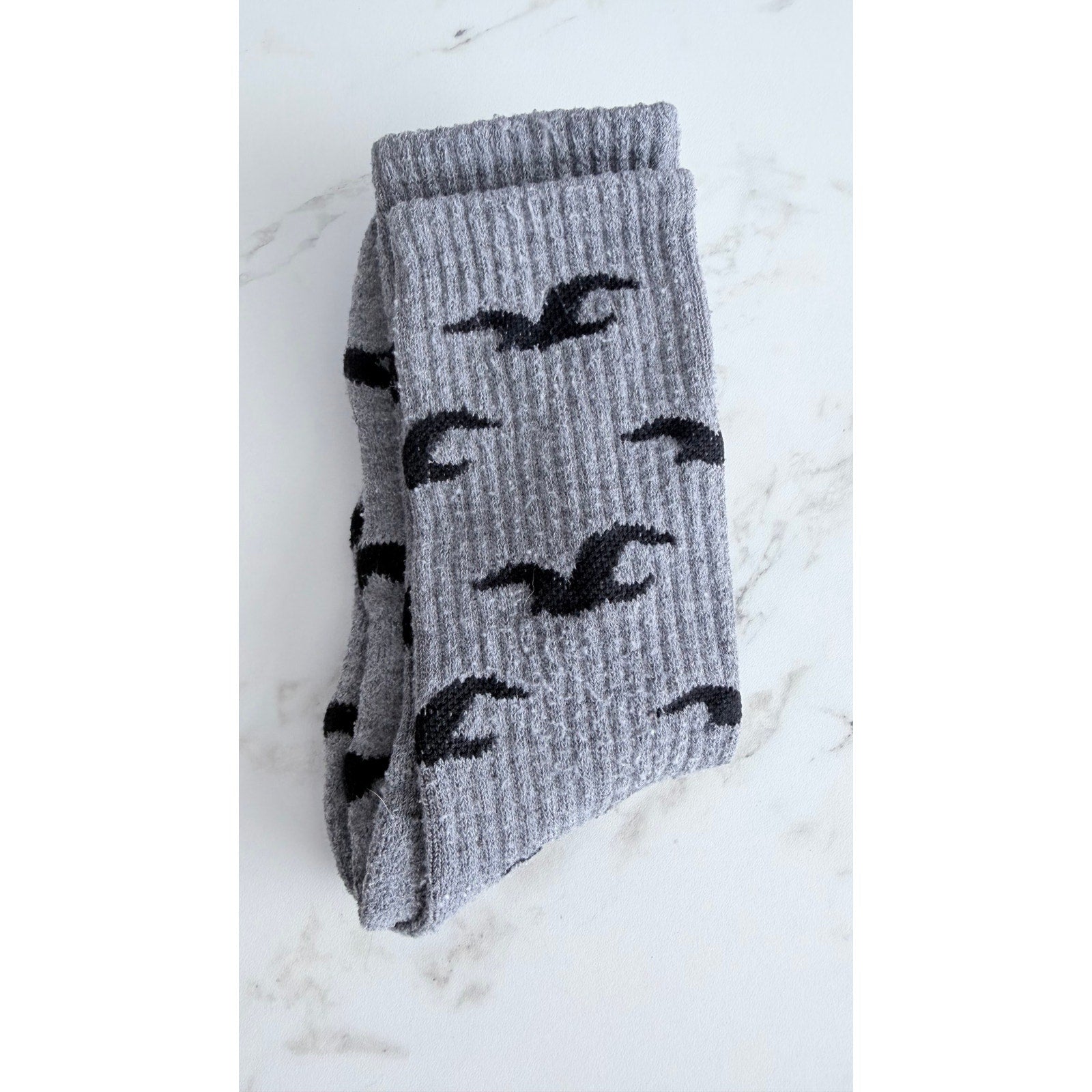 Hollister Men's Crew Socks 3-Pack Seagull Logo Black Maroon Grey Preowned