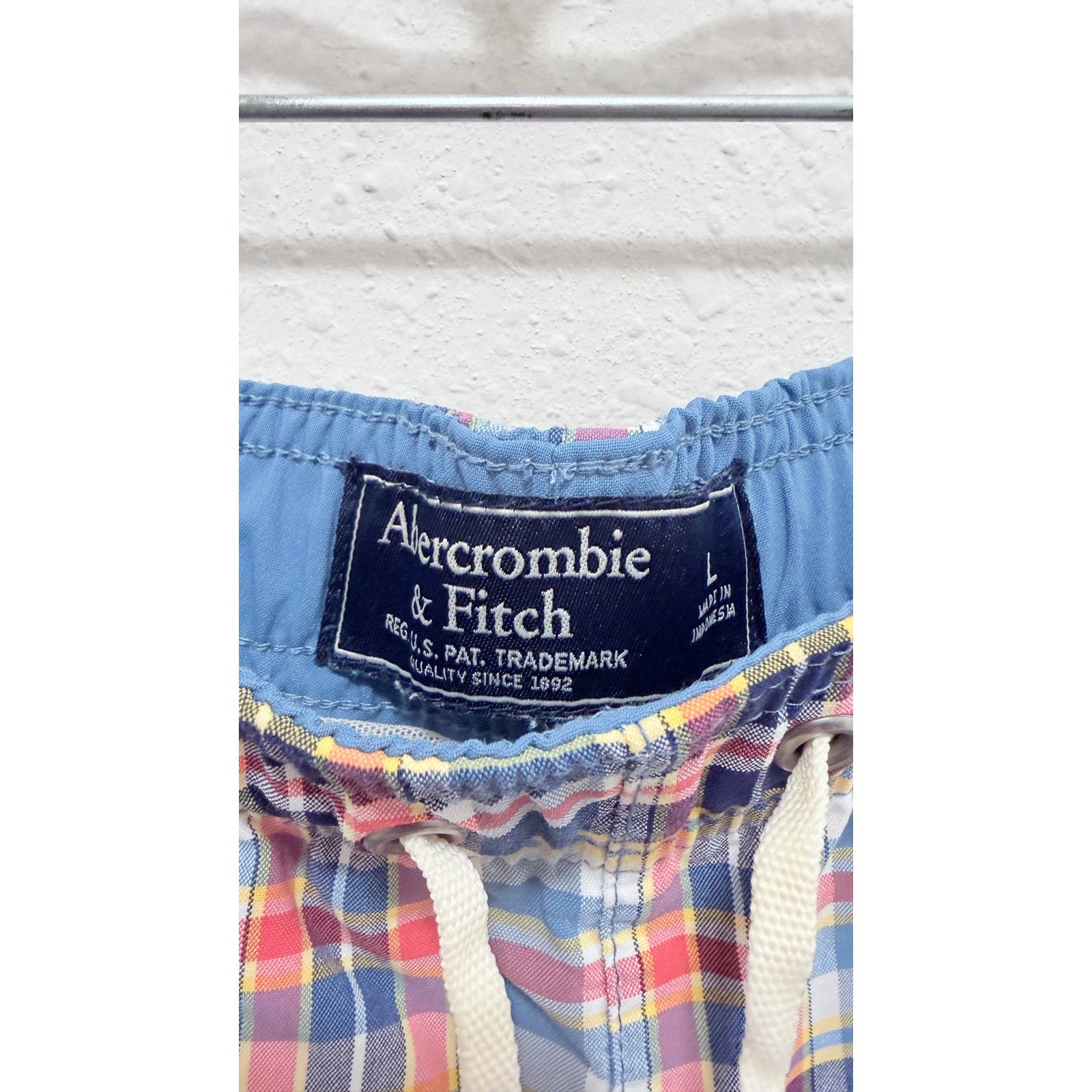Abercrombie & Fitch Men's Plaid Swim Trunks – Size Large Preowned