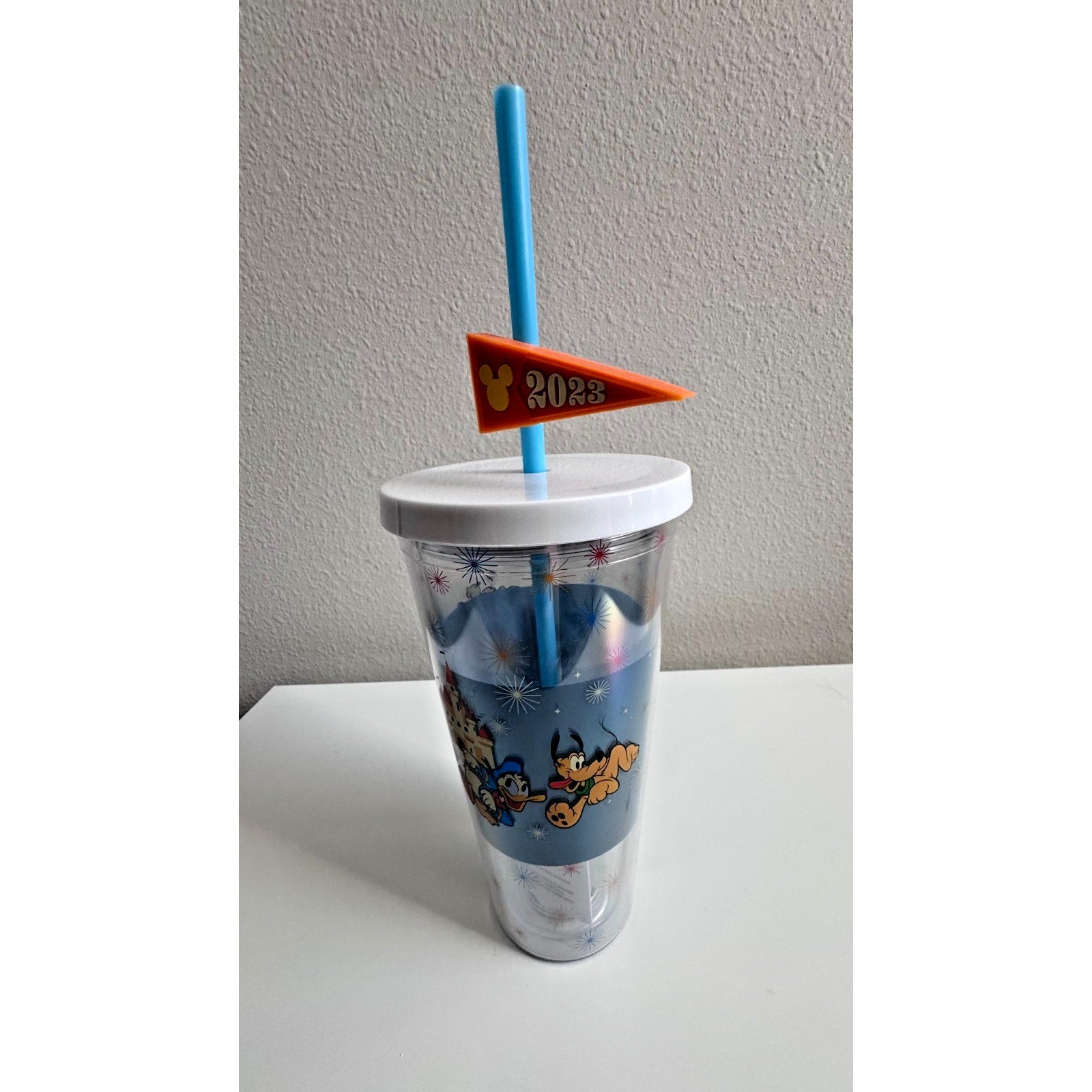 Disney Parks 2023 Mickey and Friends 20oz Tumbler NEW