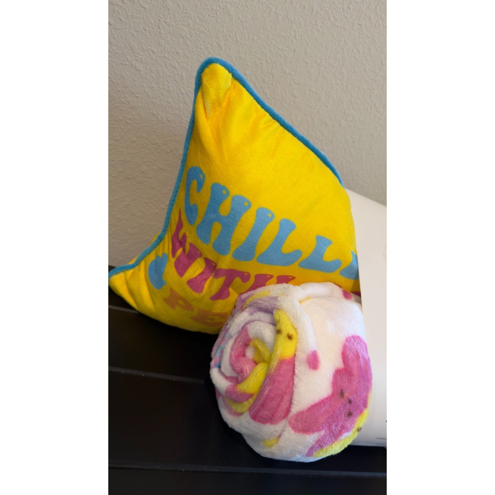 Peeps Yellow 2-Piece Plush Set — Throw & Pillow 50x60 - NEW