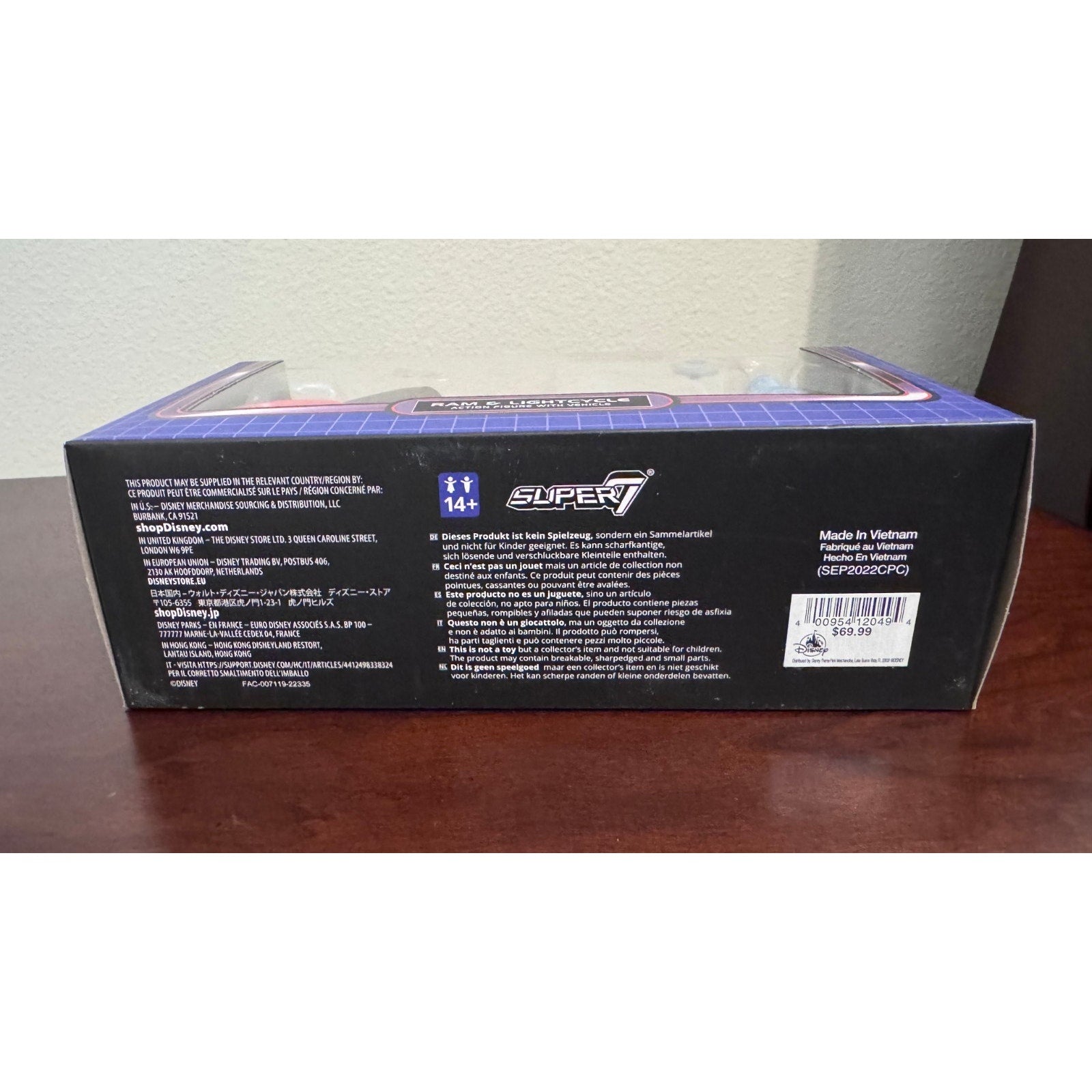Disney Parks Super7 Tron ReAction Figure: RAM & Lightcycle Set NEW Box Damaged