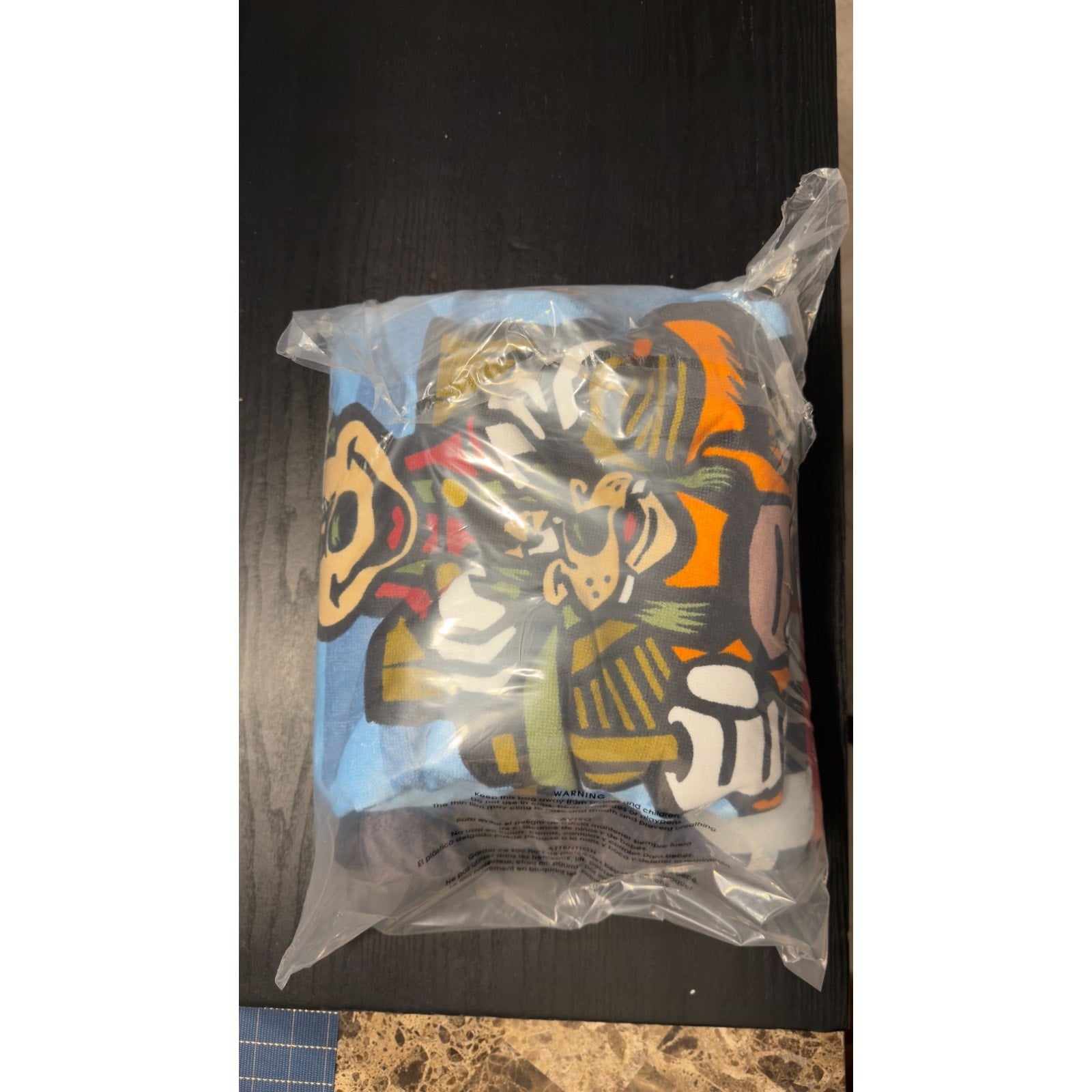 Disney’s Wilderness Lodge Resort Mickey Totem Large Beach Towel NWT